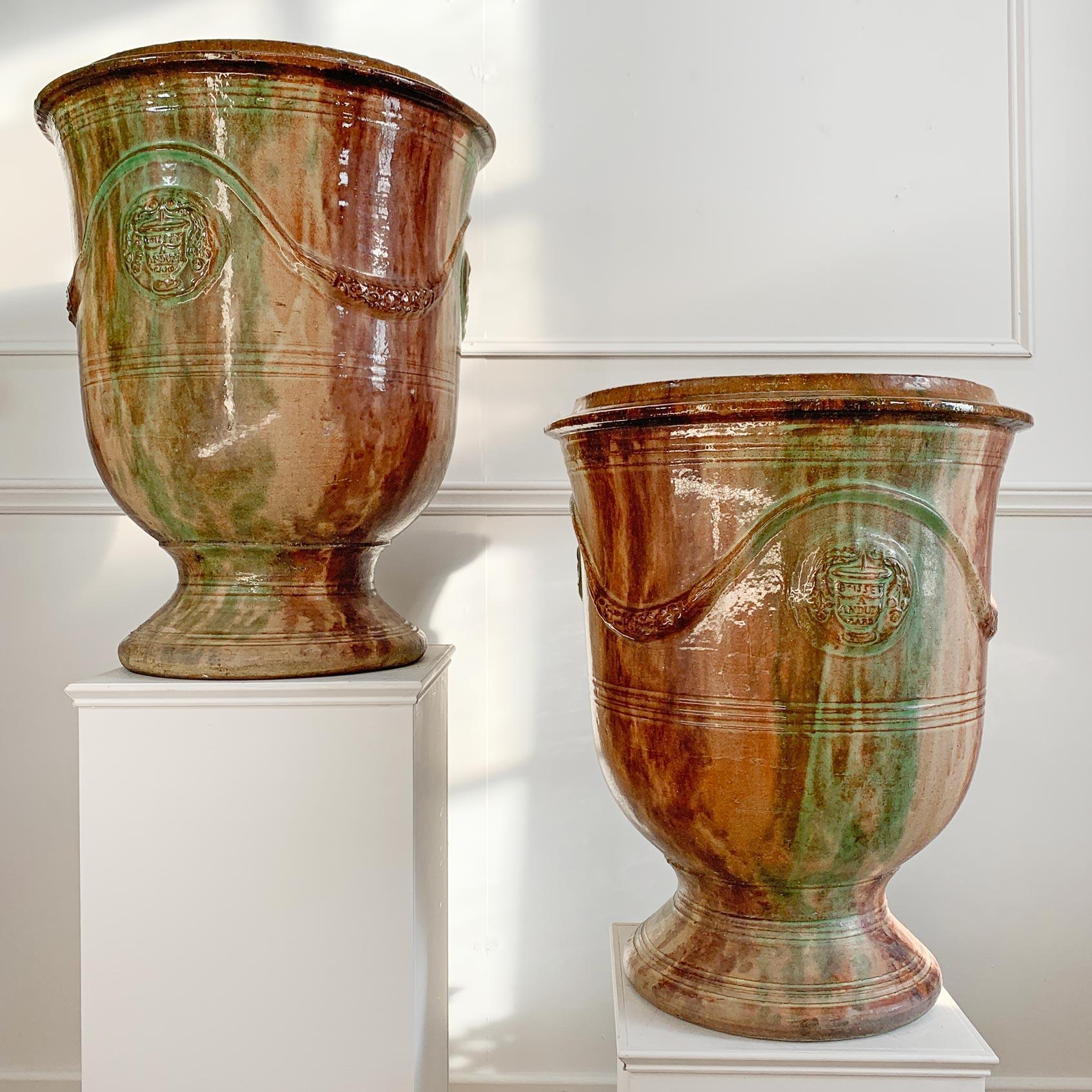 Terre cuite Grande paire de jardinières en poterie d'Anduze en vente