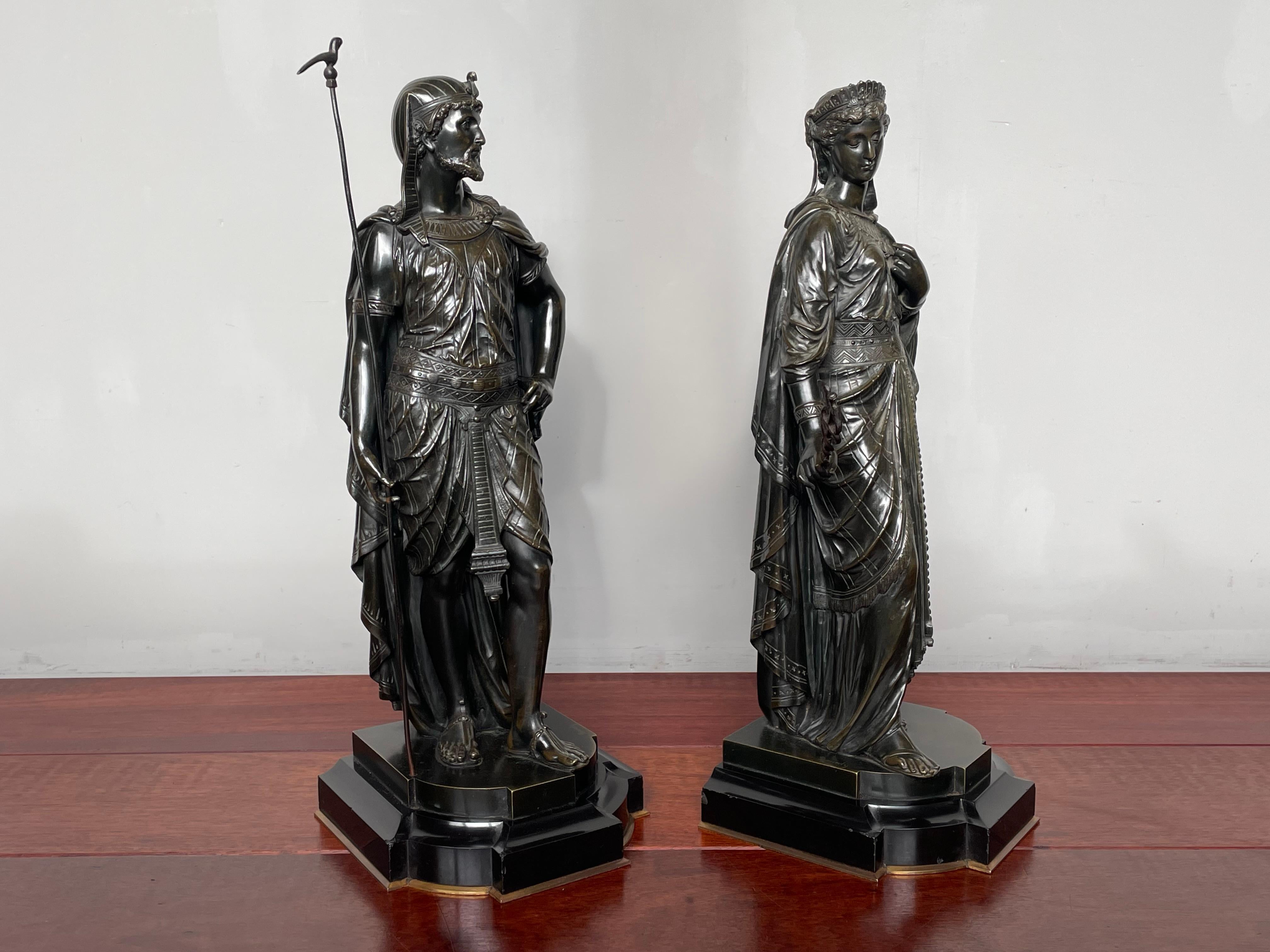 Atemberaubendes Paar antiker Bronzestatuen von höchster Qualität.

Wenn Sie sich für außergewöhnliche Antiquitäten im Allgemeinen und für Antiquitäten im ägyptischen Revival im Besonderen interessieren, dann könnte dieses atemberaubende und