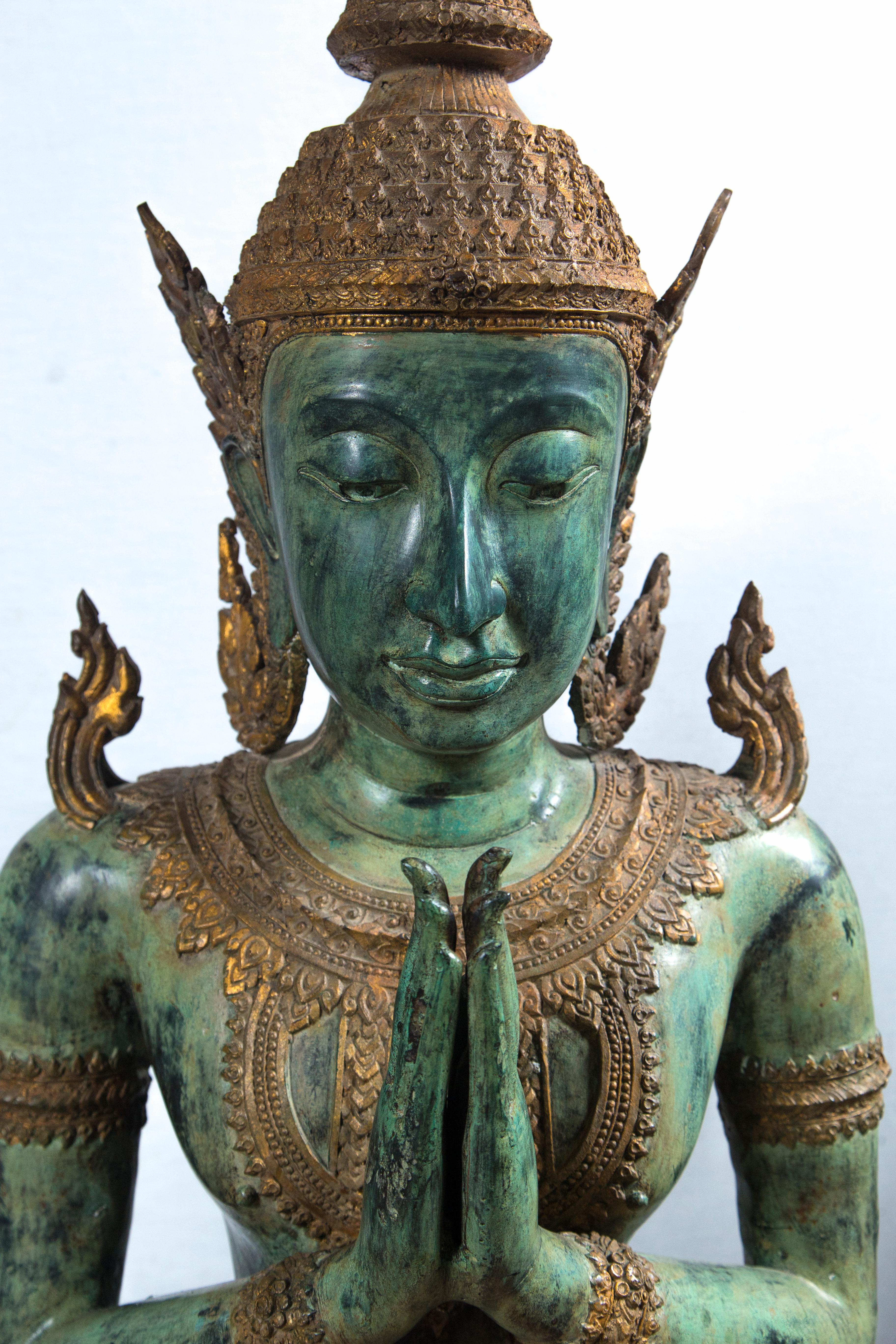 Large Pair of Antique Style Bronze Thai Praying Buddhas In Excellent Condition In Stamford, CT