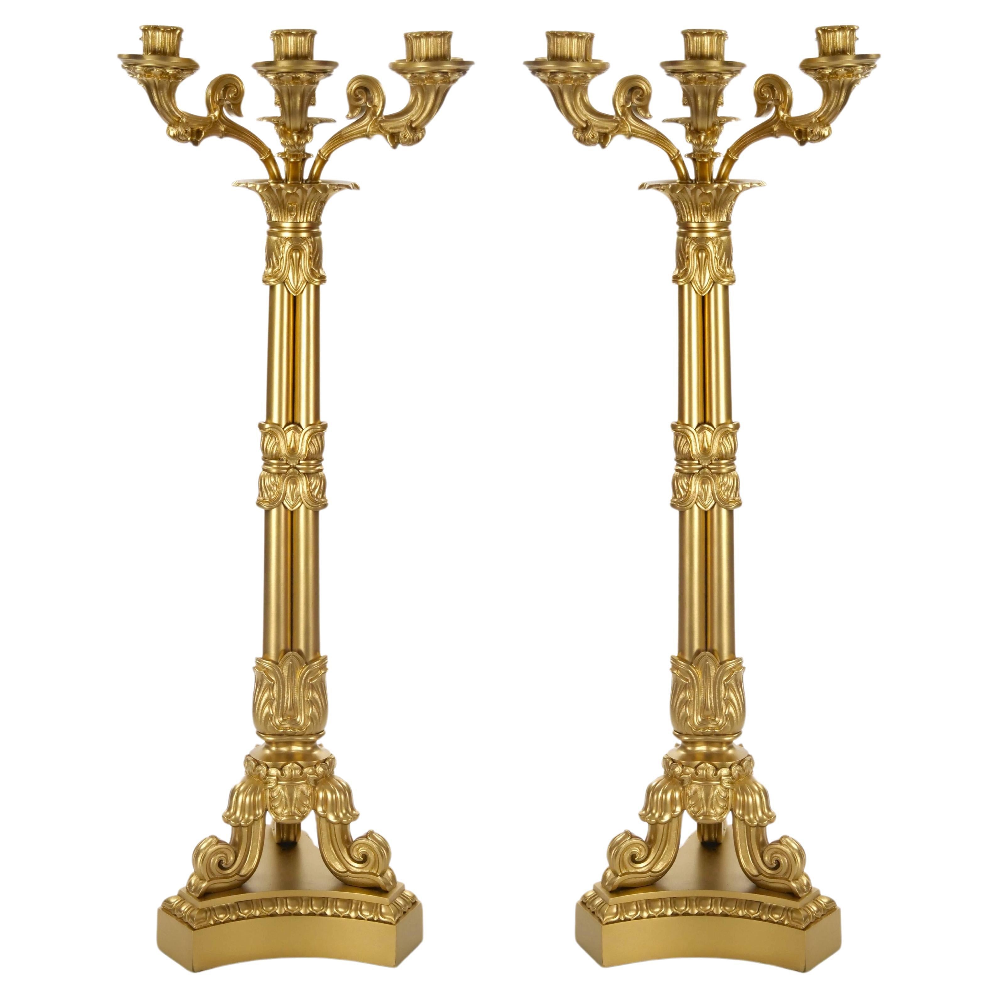 Grande paire de candélabres français anciens en bronze de style Charles X