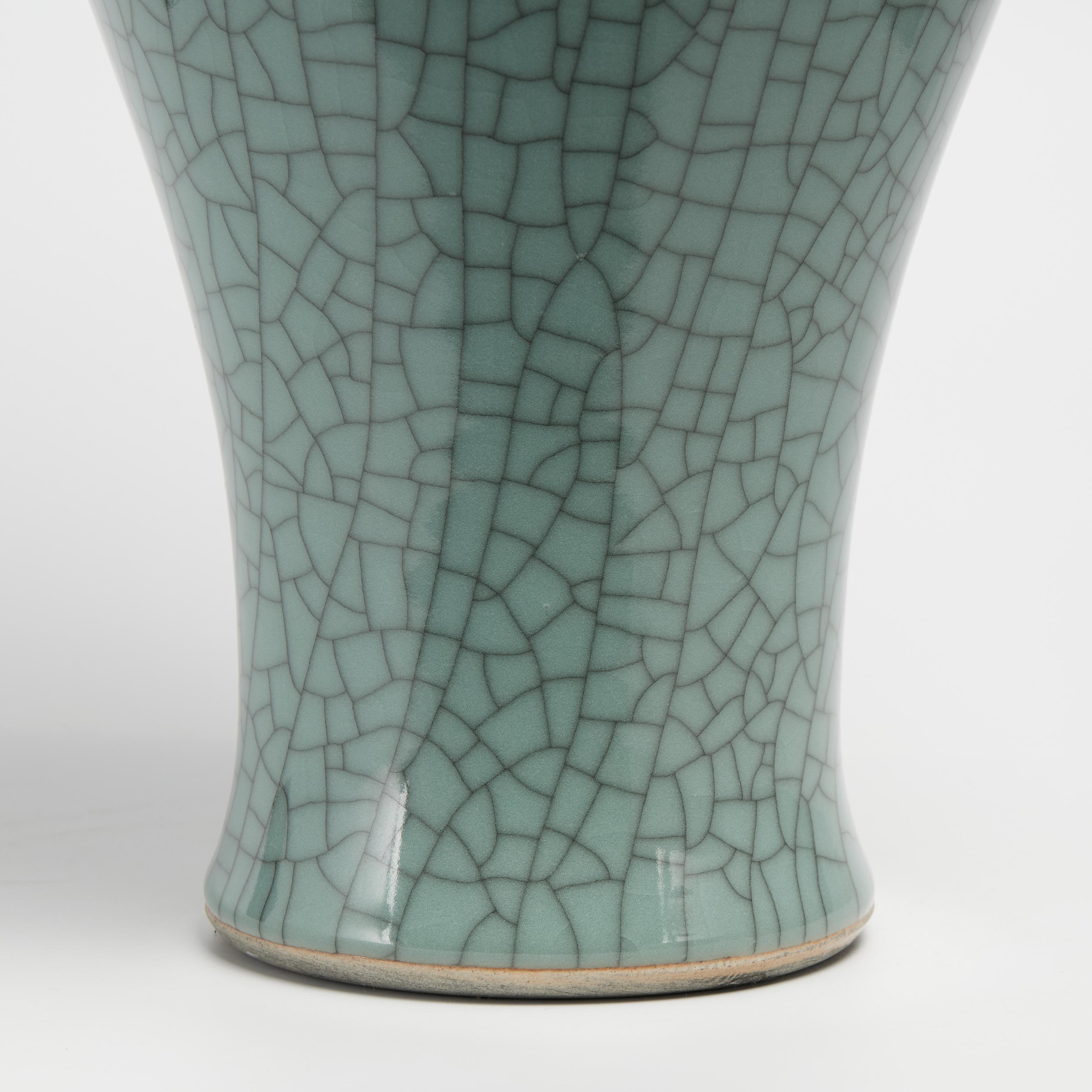 Gran pareja de jarrones antiguos chinos de celadón Glaseado en venta