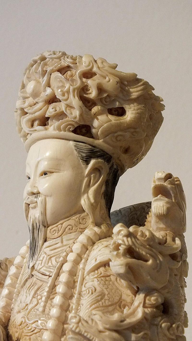 Large Pair of Antique Chinese Hand-Carved Ivory Emperor and Empress Figures 6