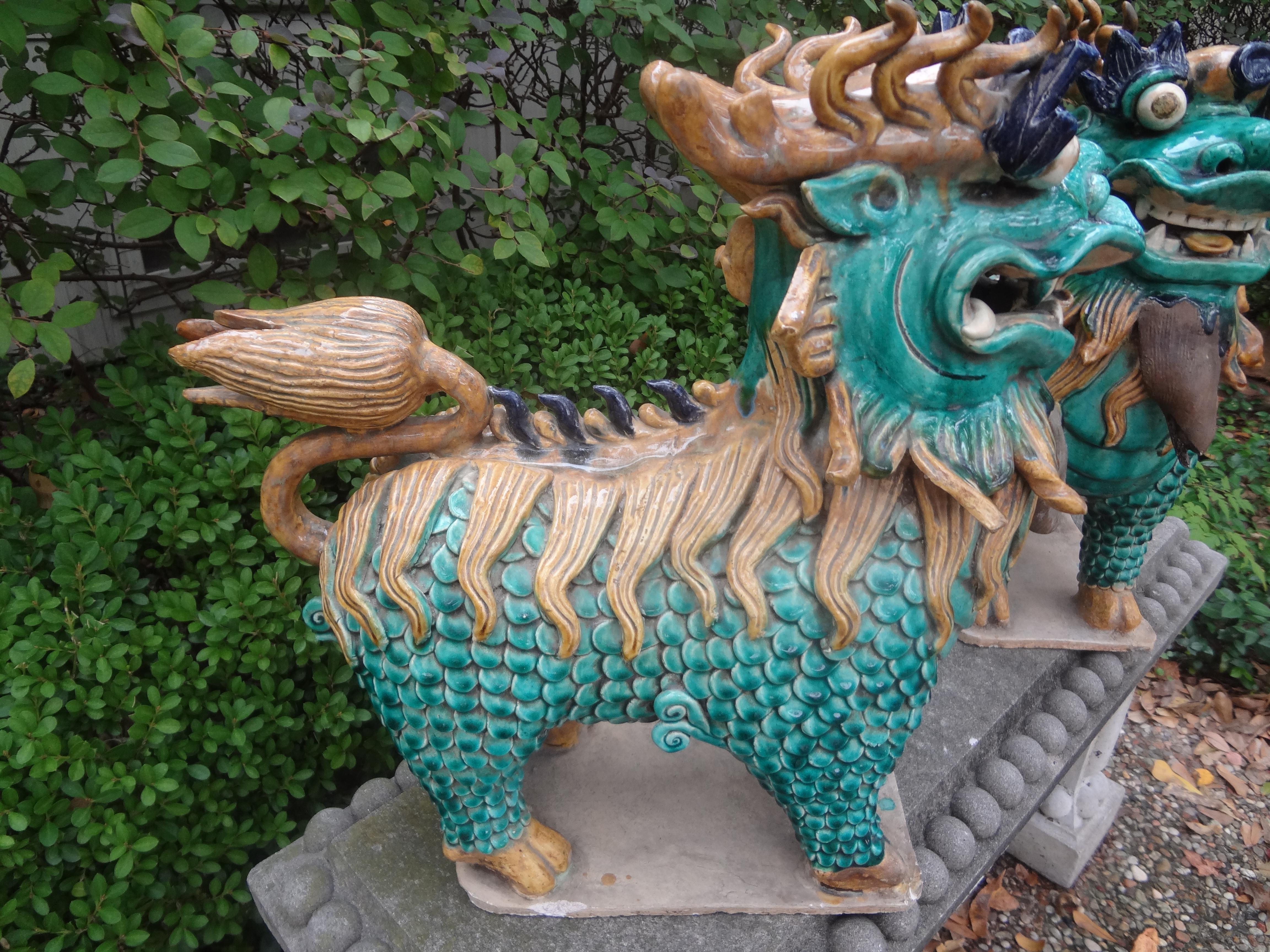 chinese porcelain dogs