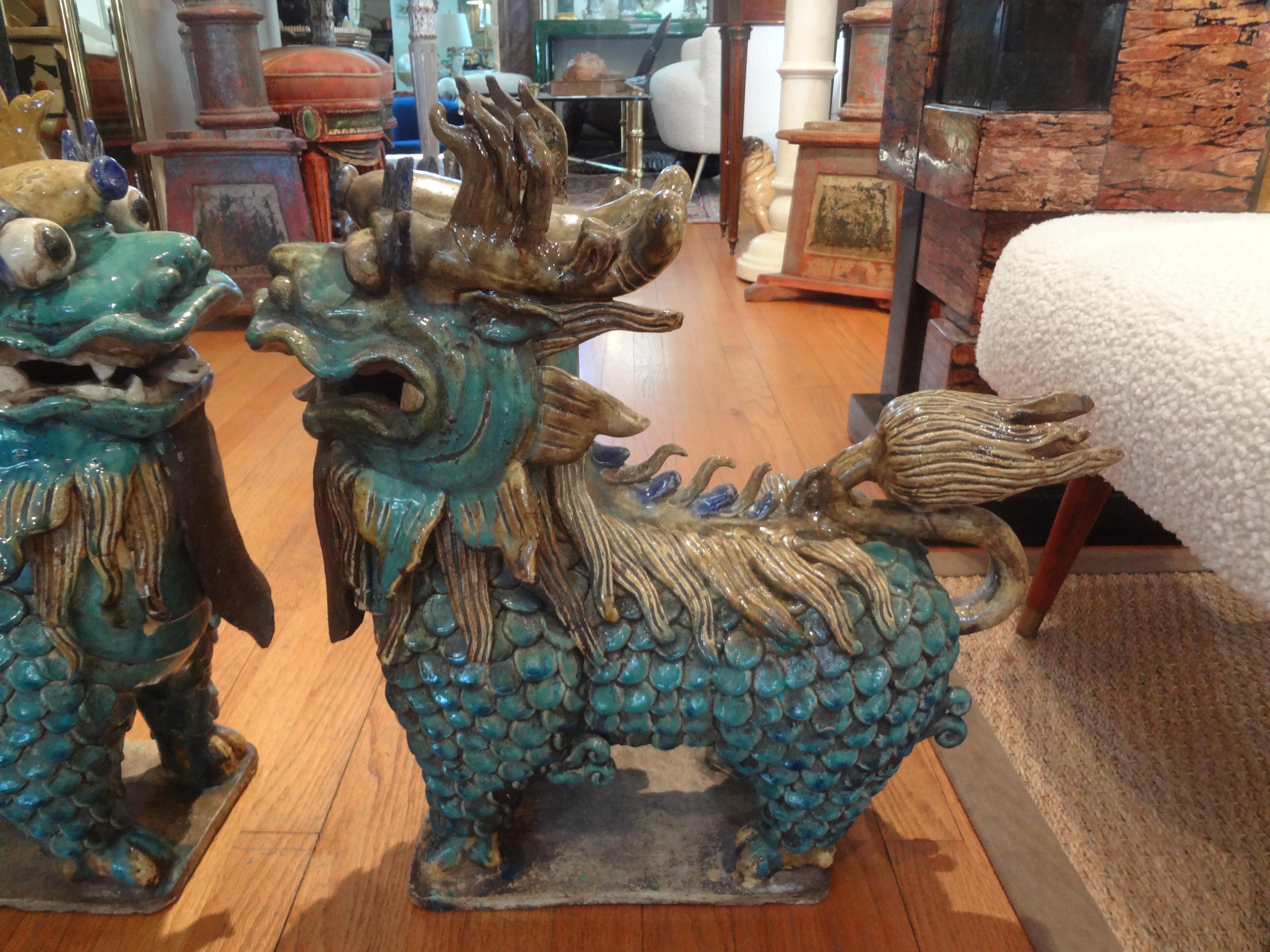 Large Pair of Antique Chinese Porcelain Foo Dogs In Good Condition For Sale In Houston, TX