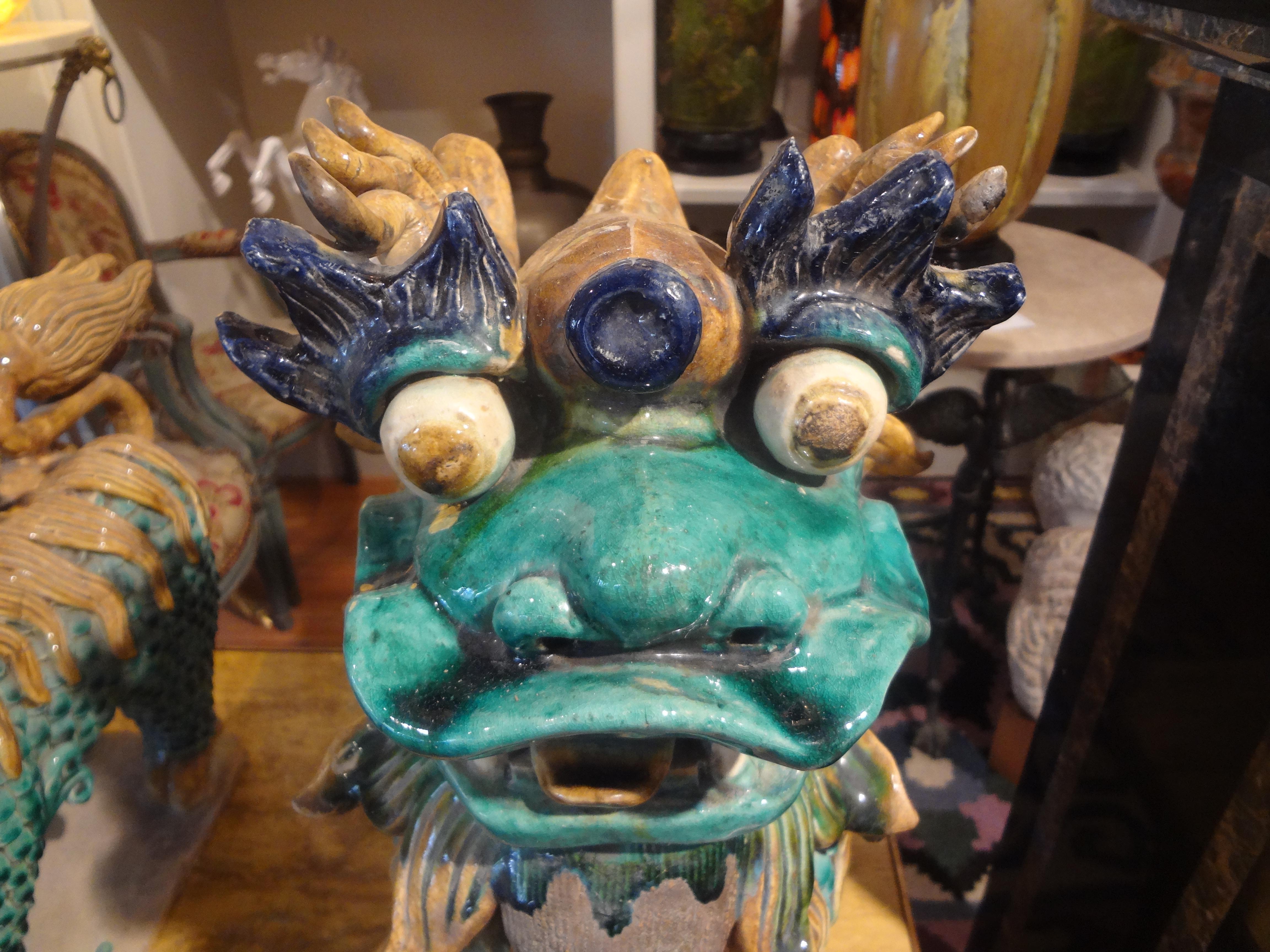Large Pair of Antique Chinese Porcelain Foo Dogs In Good Condition In Houston, TX
