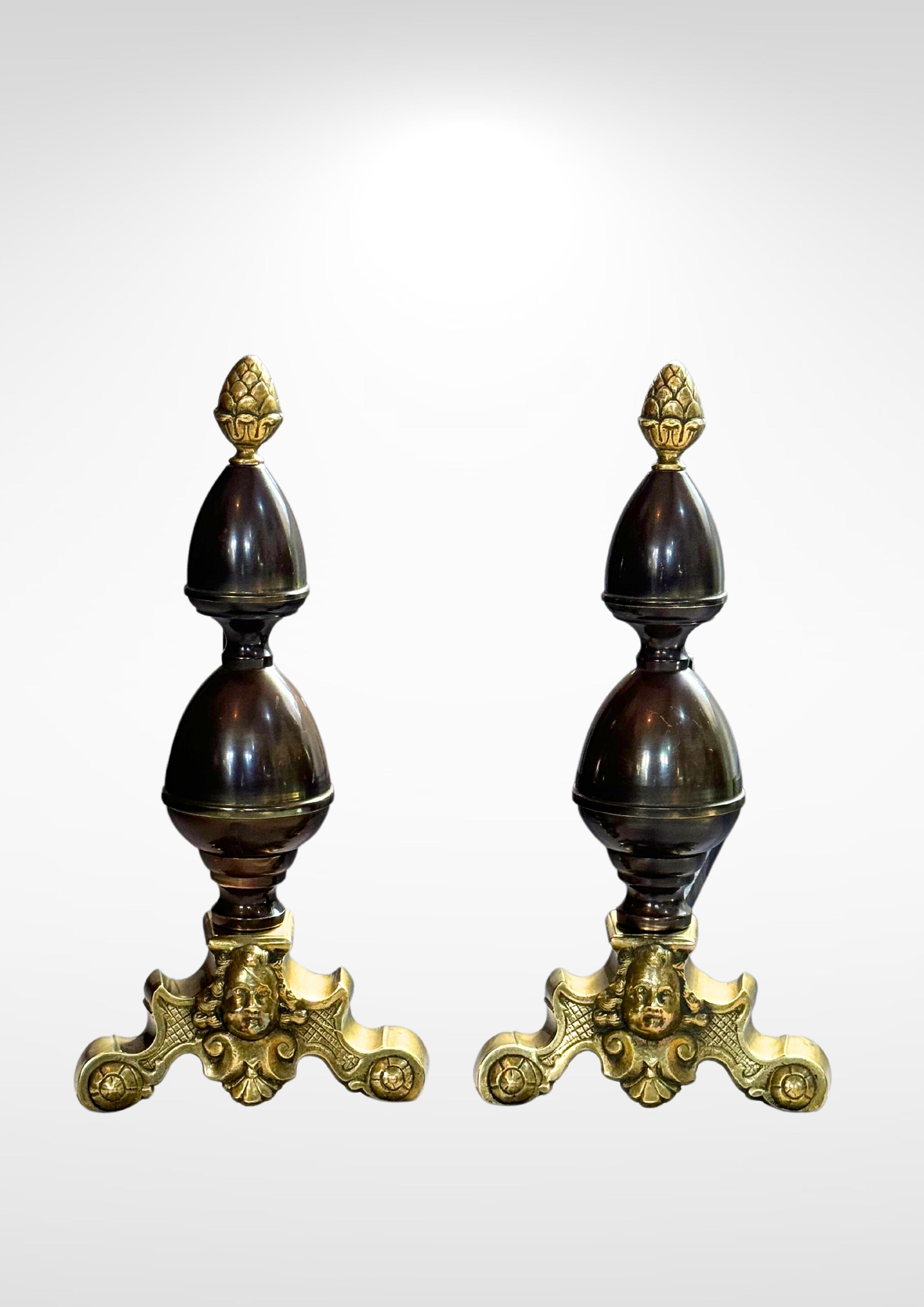 Grande paire d'anciens chenets hollandais en bronze moulé et laiton en vente 1