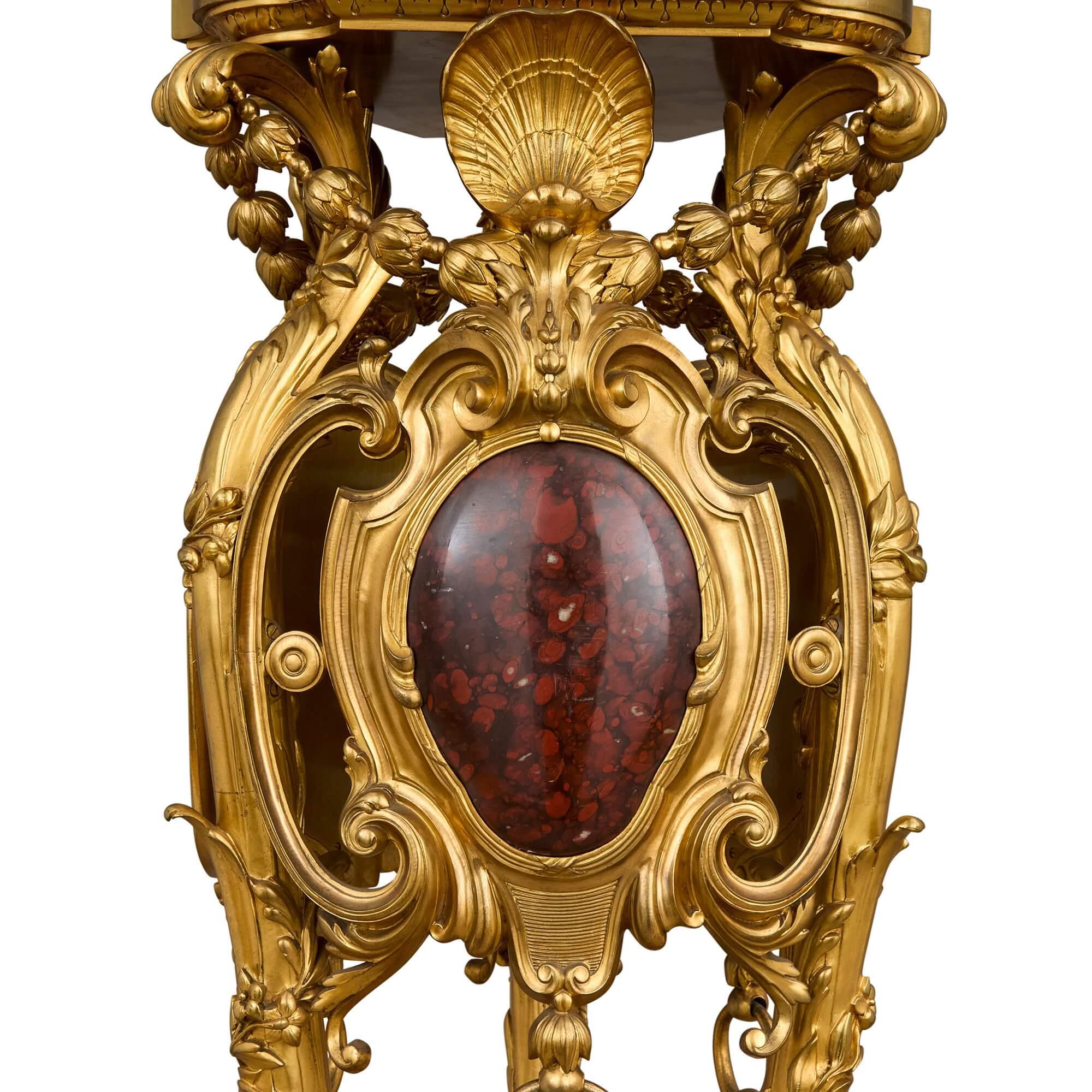 Gran Pareja de Antiguos Candelabros Franceses de Mármol y Ormolu de Paul Sormani Francés en venta