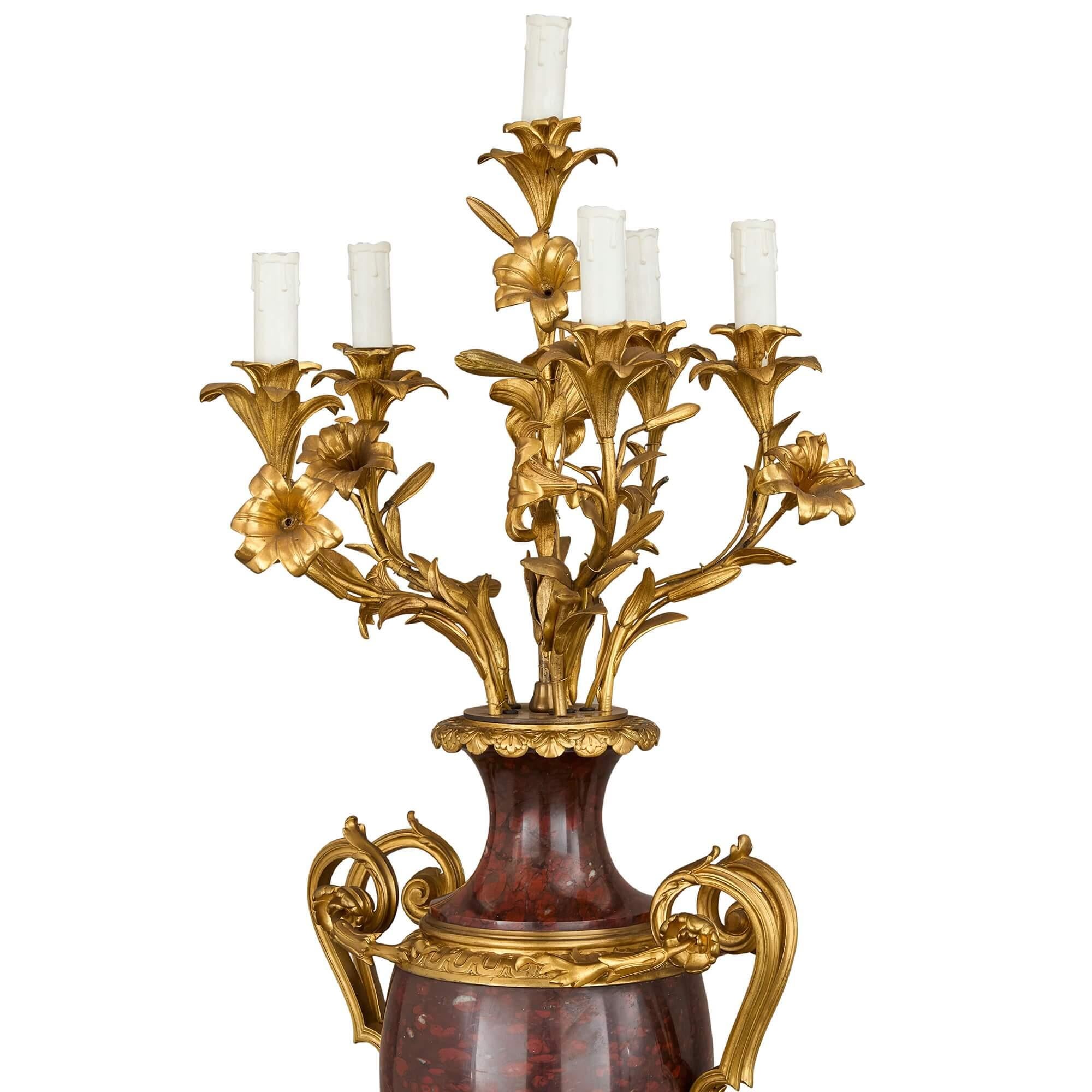 Gran Pareja de Antiguos Candelabros Franceses de Mármol y Ormolu de Paul Sormani en venta 1