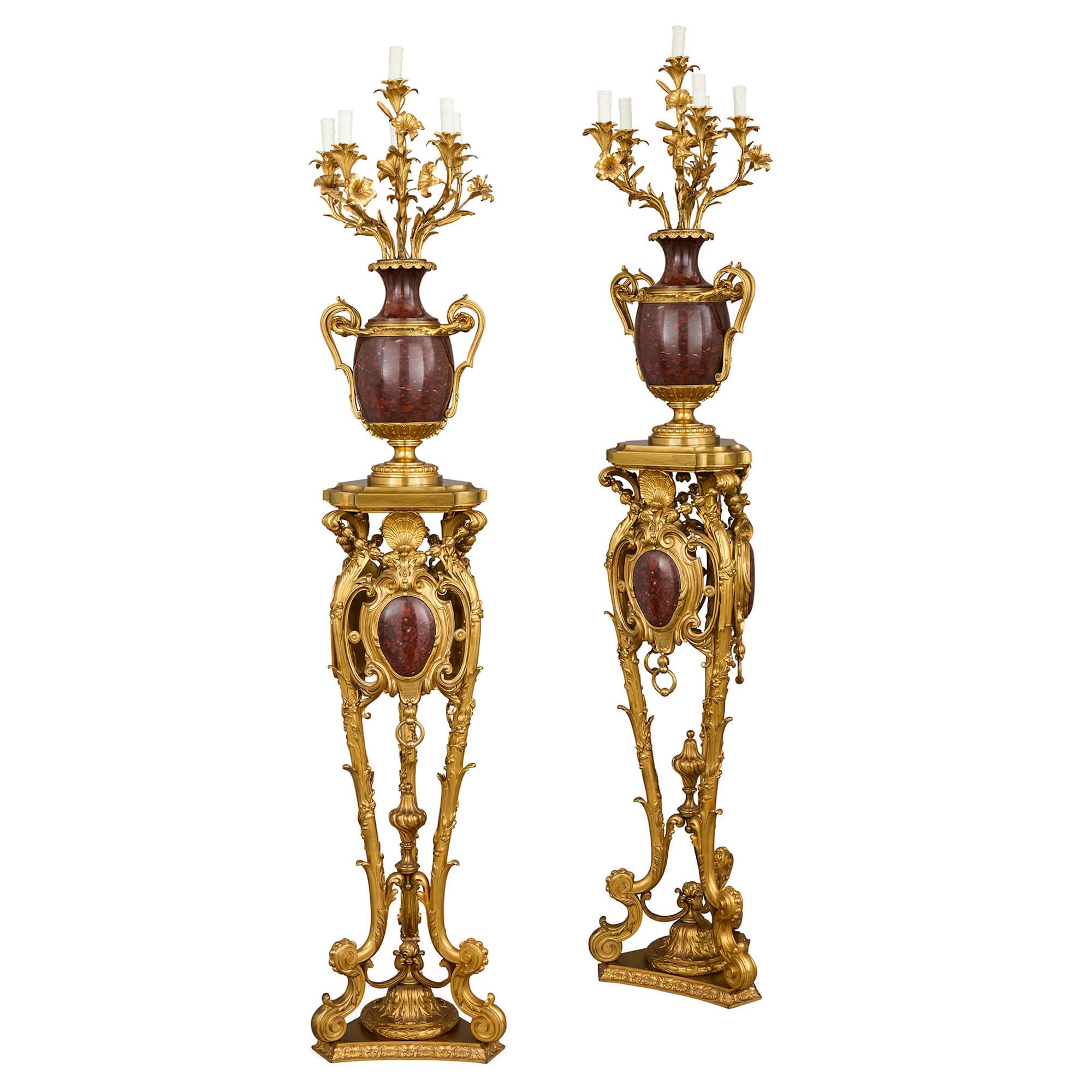 Gran Pareja de Antiguos Candelabros Franceses de Mármol y Ormolu de Paul Sormani en venta