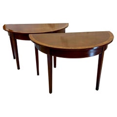 Pareja de Consolas Demi Lune Antiguas de Caoba Figurada de Calidad Georgiana
