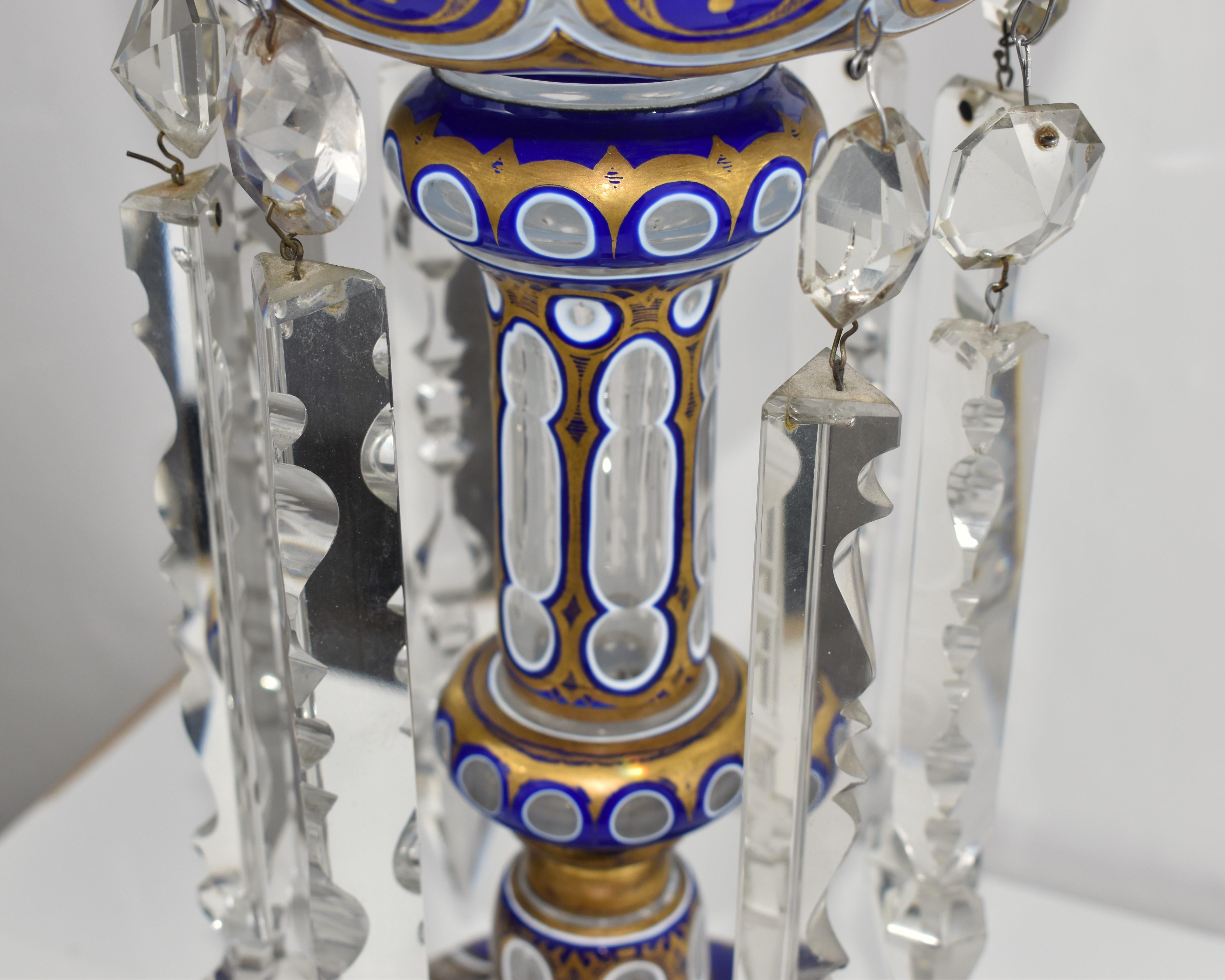Grande paire deLUSTRES BOHEMIQUES D'OVERLAY CRYSTAL GLASS LUSTRES, 19ème siècle État moyen - En vente à Rostock, MV