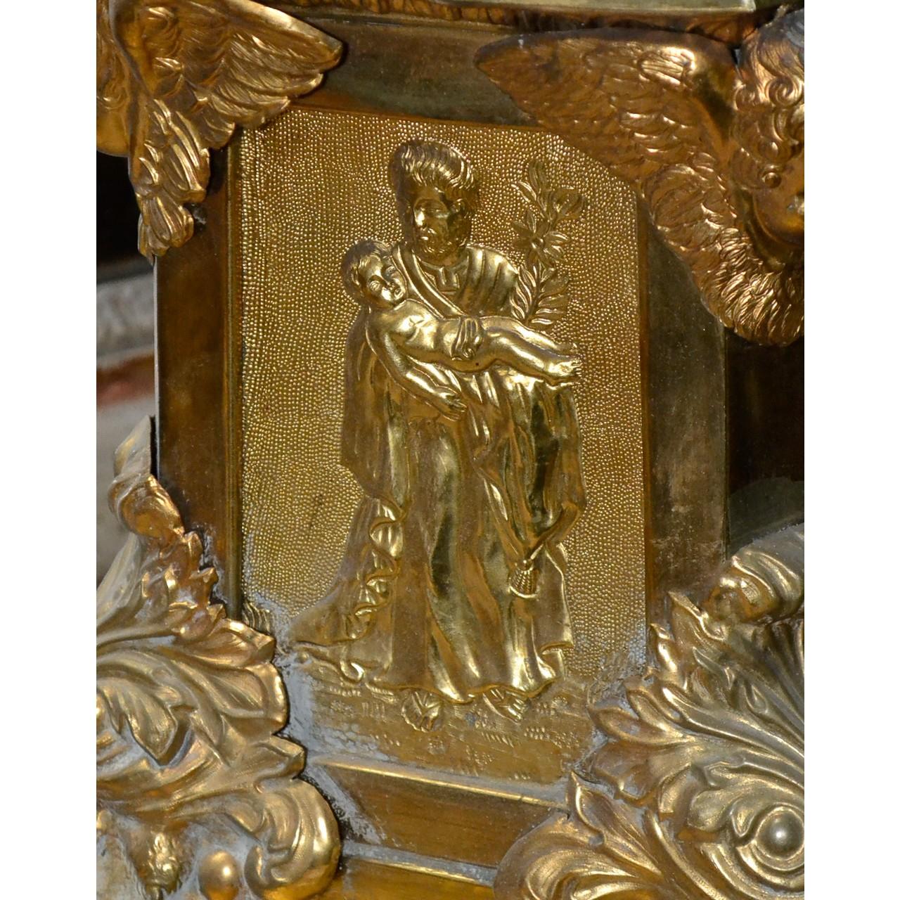 Großes Paar antiker italienischer vergoldeter Metall-Altarständer (Spätes 19. Jahrhundert) im Angebot