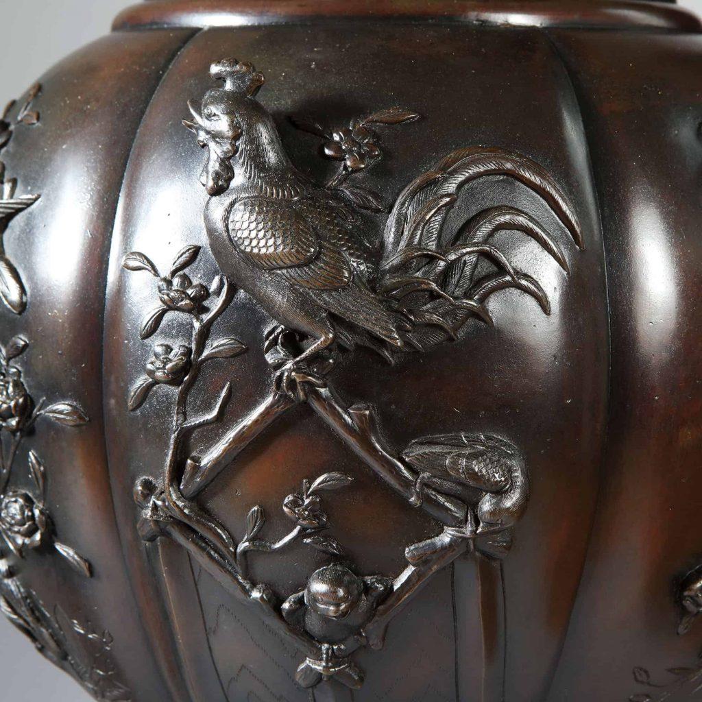 Japonais Grande paire de vases anciens japonais Meiji en bronze en vente