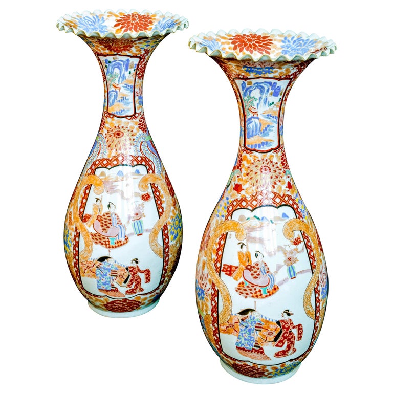 Large Pair of Antique Japanese Meiji Imari Vases For Sale at 1stdibs