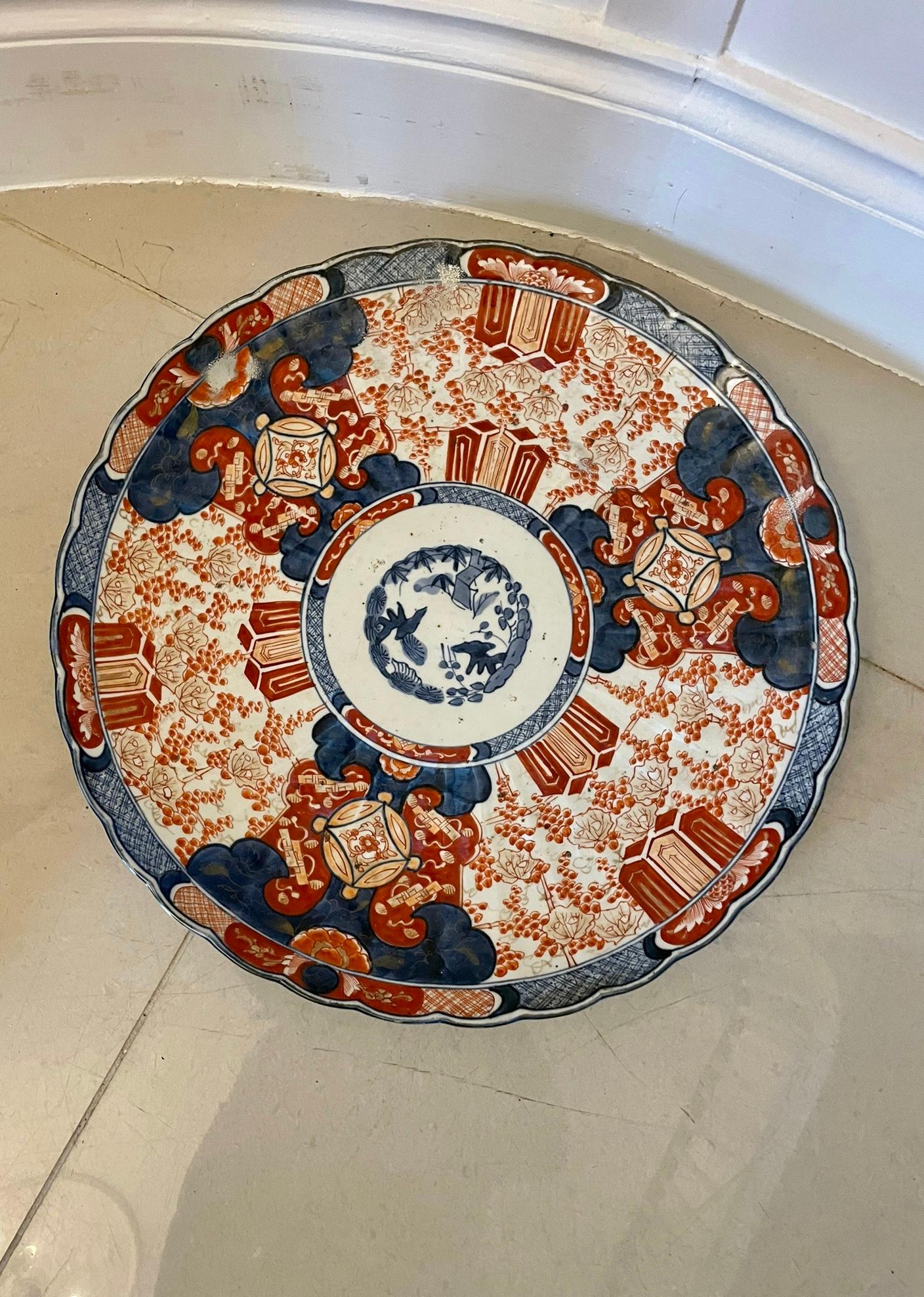 Large Pair of Antique Japanese Quality Imari Chargers  In Good Condition In Suffolk, GB