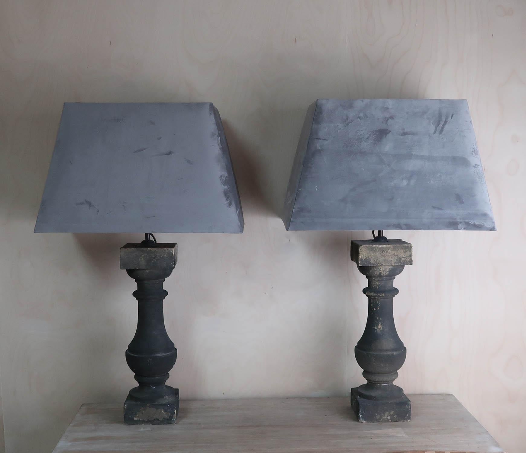 Wonderful pair of balustrade lamps

Converted from architectural elements,

19th century

Turned sandstone.

Original aged patina. 

Grey velvet shades included.

Re-wired to UK standards.





