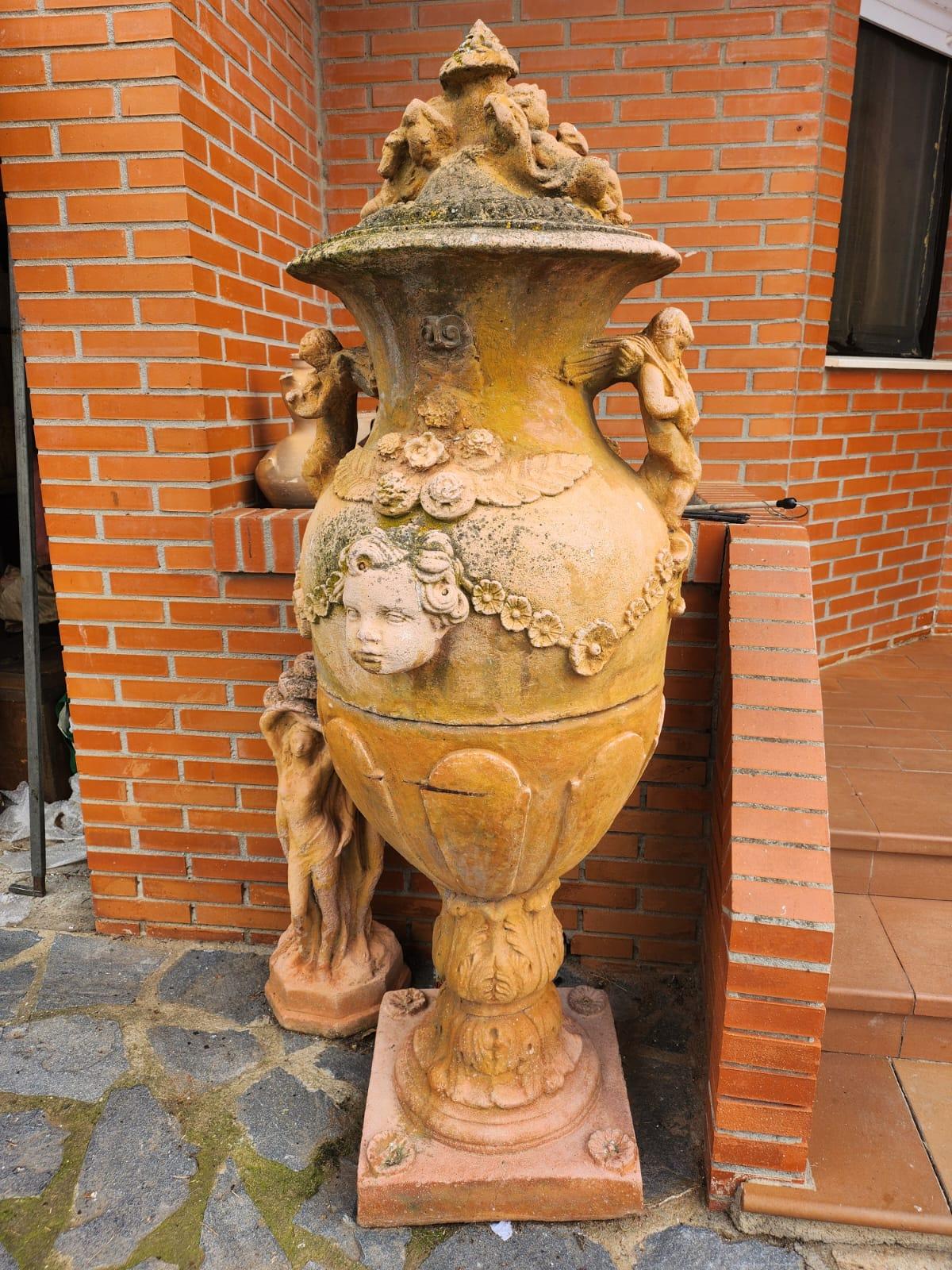 Large Pair of Antique Tuscan Terracotta Vases – 170 cm For Sale 7
