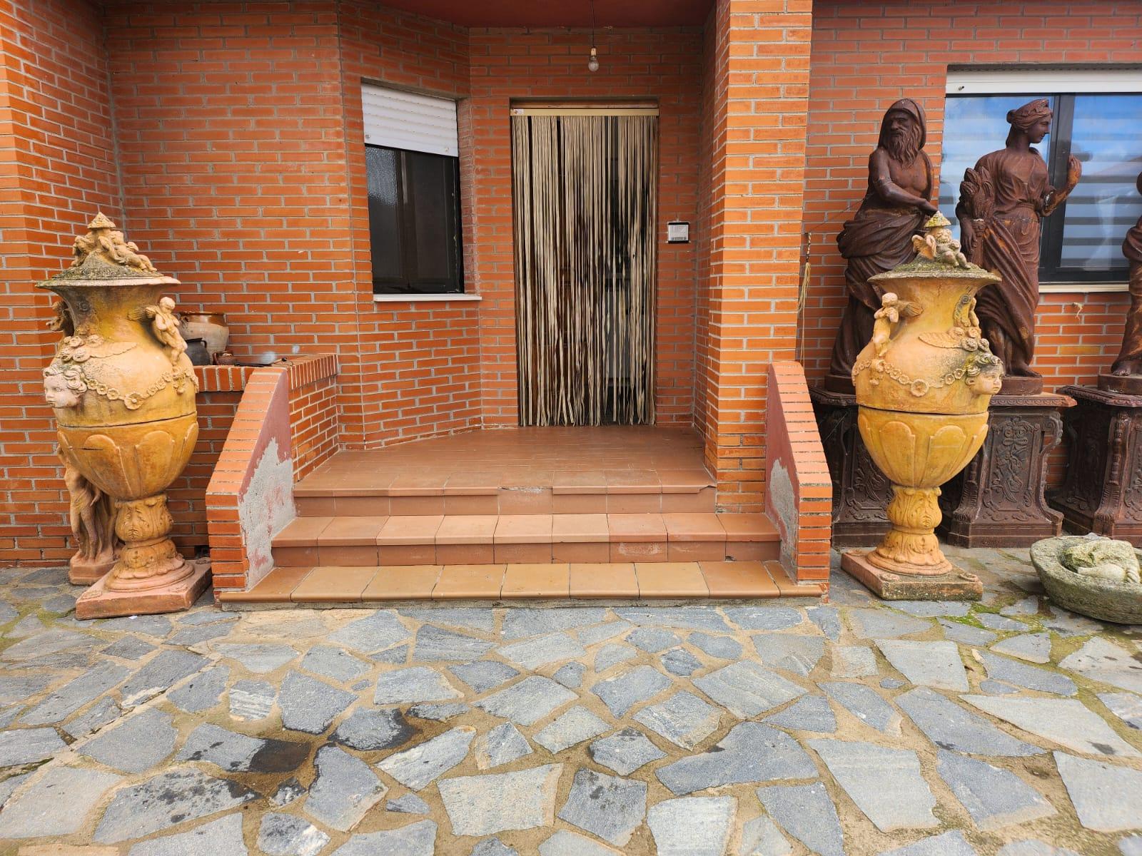 Large Pair of Antique Tuscan Terracotta Vases – 170 cm For Sale 11