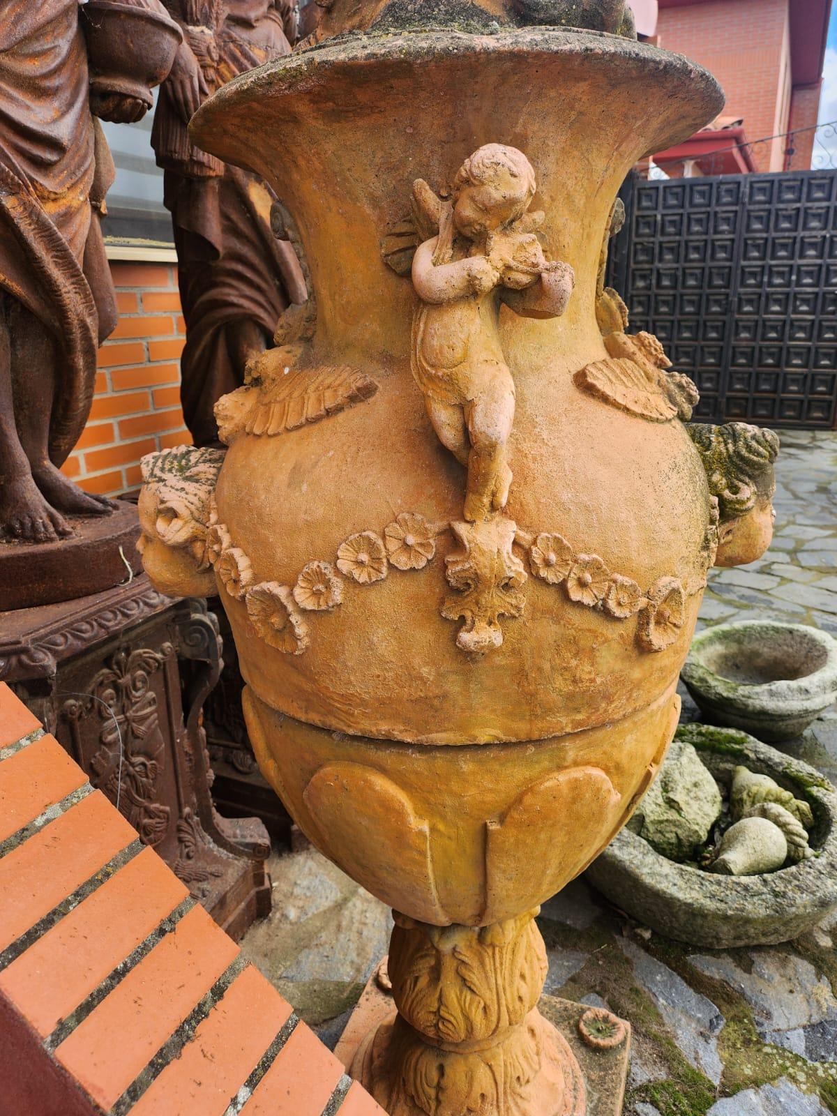 Large Pair of Antique Tuscan Terracotta Vases – 170 cm For Sale 5