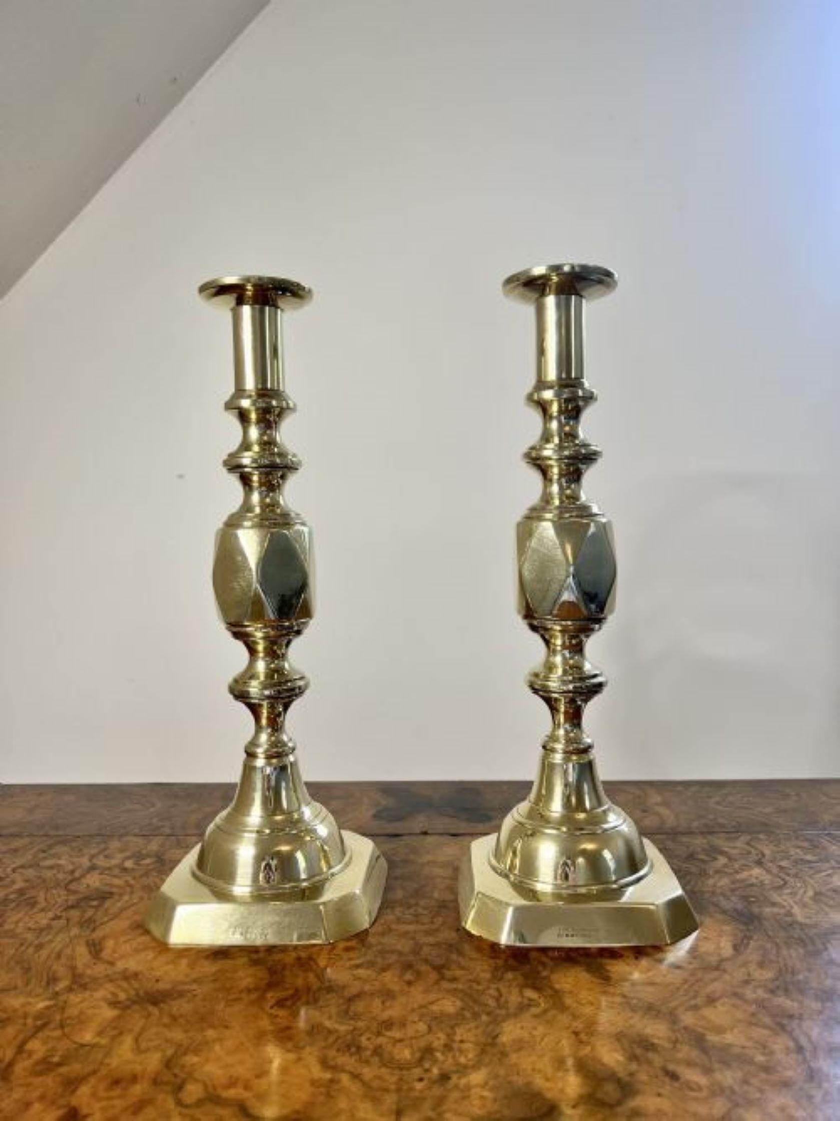 Large pair of antique Victorian quality brass ace of diamonds candlesticks  In Good Condition For Sale In Ipswich, GB