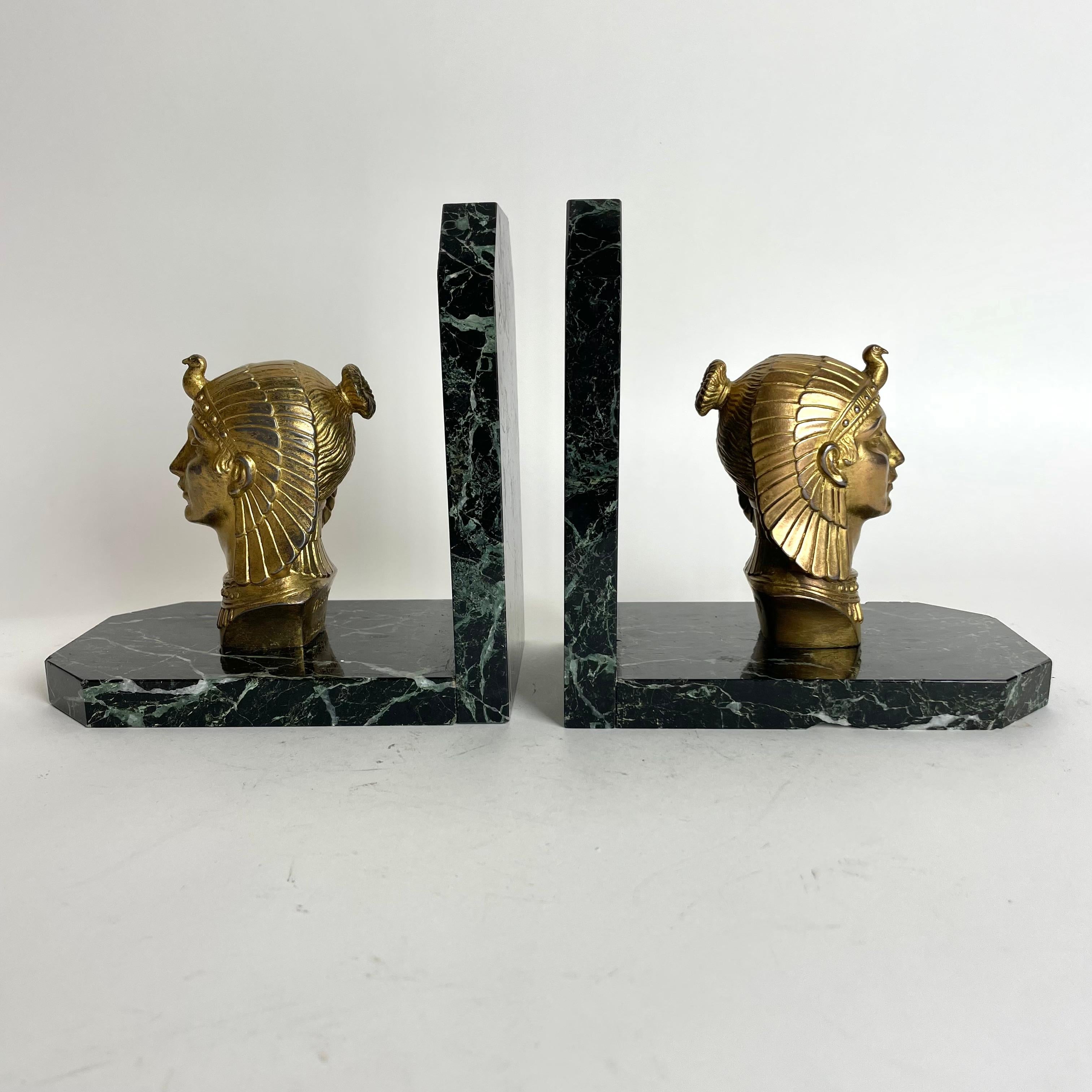 Großes Paar Art Deco Buchstützen signiert von Maurice Frecourt aus den 1920er Jahren (Art déco)