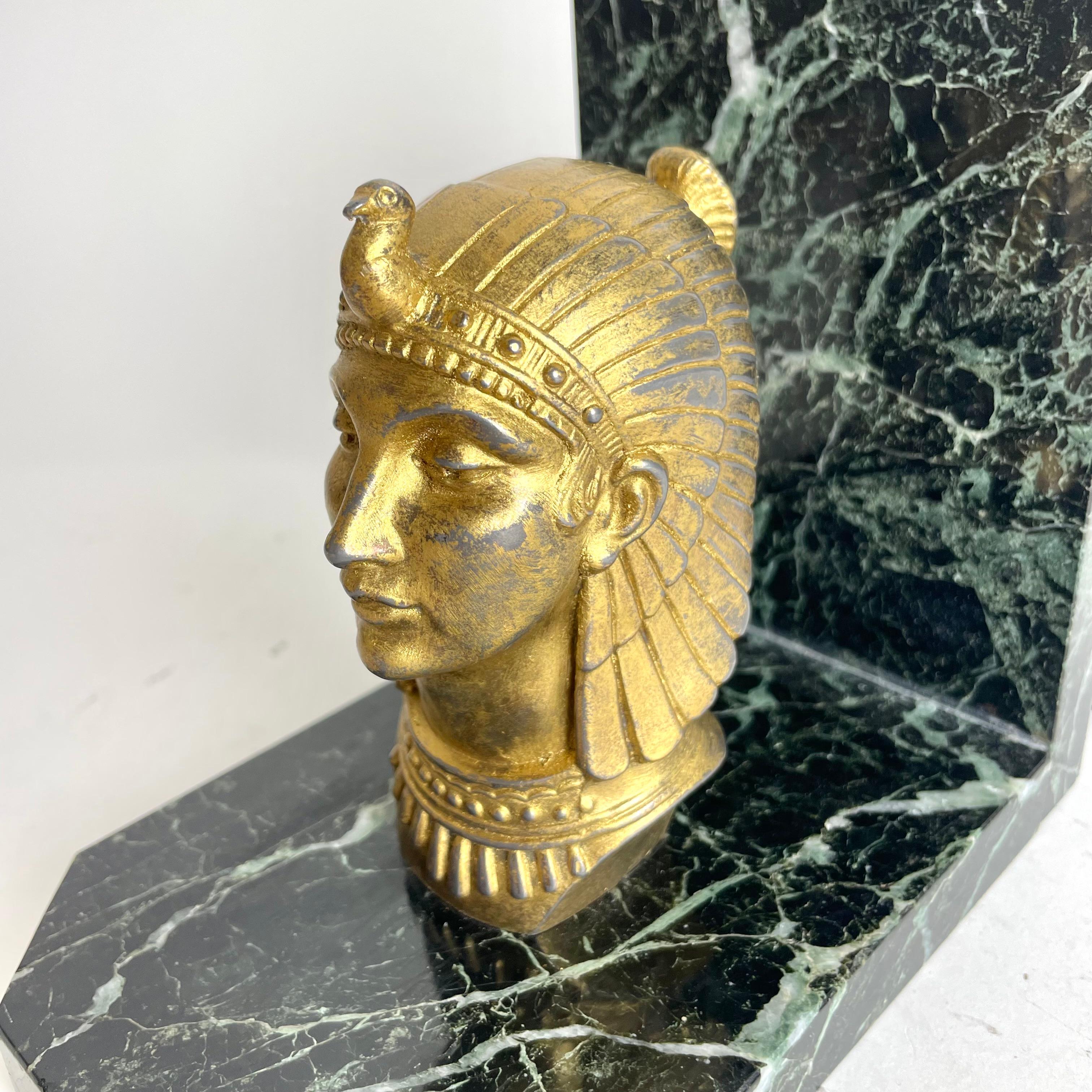 Großes Paar Art Deco Buchstützen signiert von Maurice Frecourt aus den 1920er Jahren im Zustand „Gut“ in Knivsta, SE