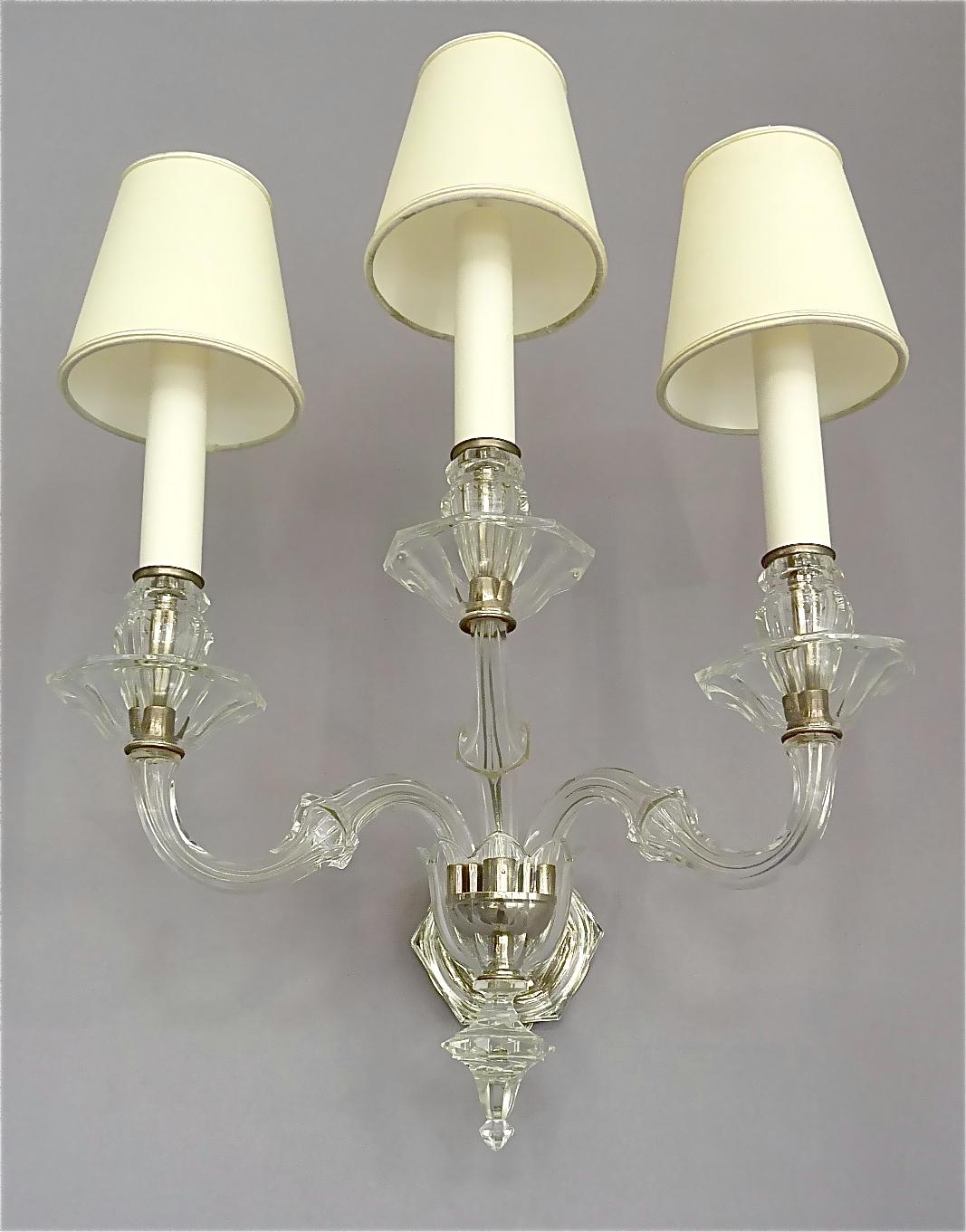 French Large Pair of Art Deco Faceted Crystal Glass Wall Lamps Sconces Baccarat Style For Sale