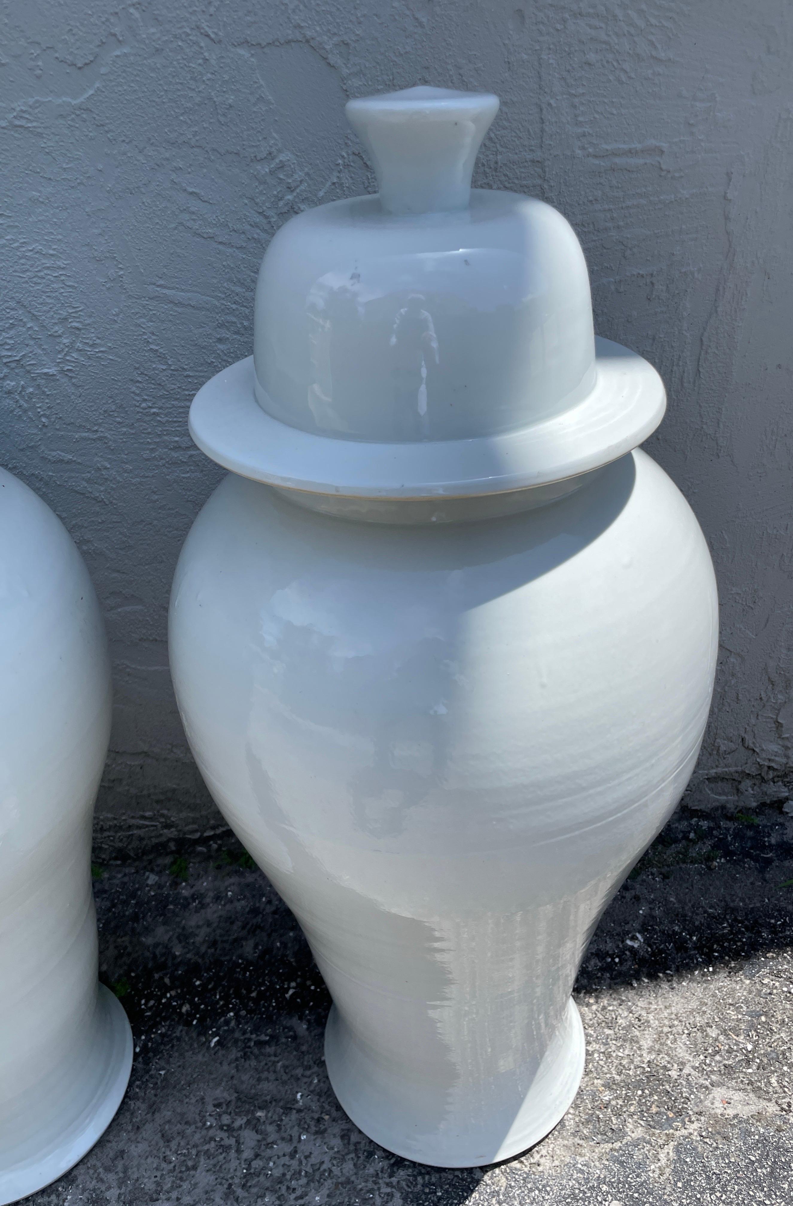 Large Pair of Blanc de Chien Chinese Ginger Jars In Good Condition For Sale In West Palm Beach, FL