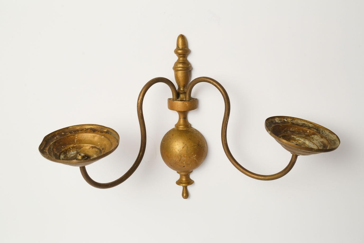 Large Pair of Brass Georgian Style Sconces im Zustand „Gut“ in Houston, TX