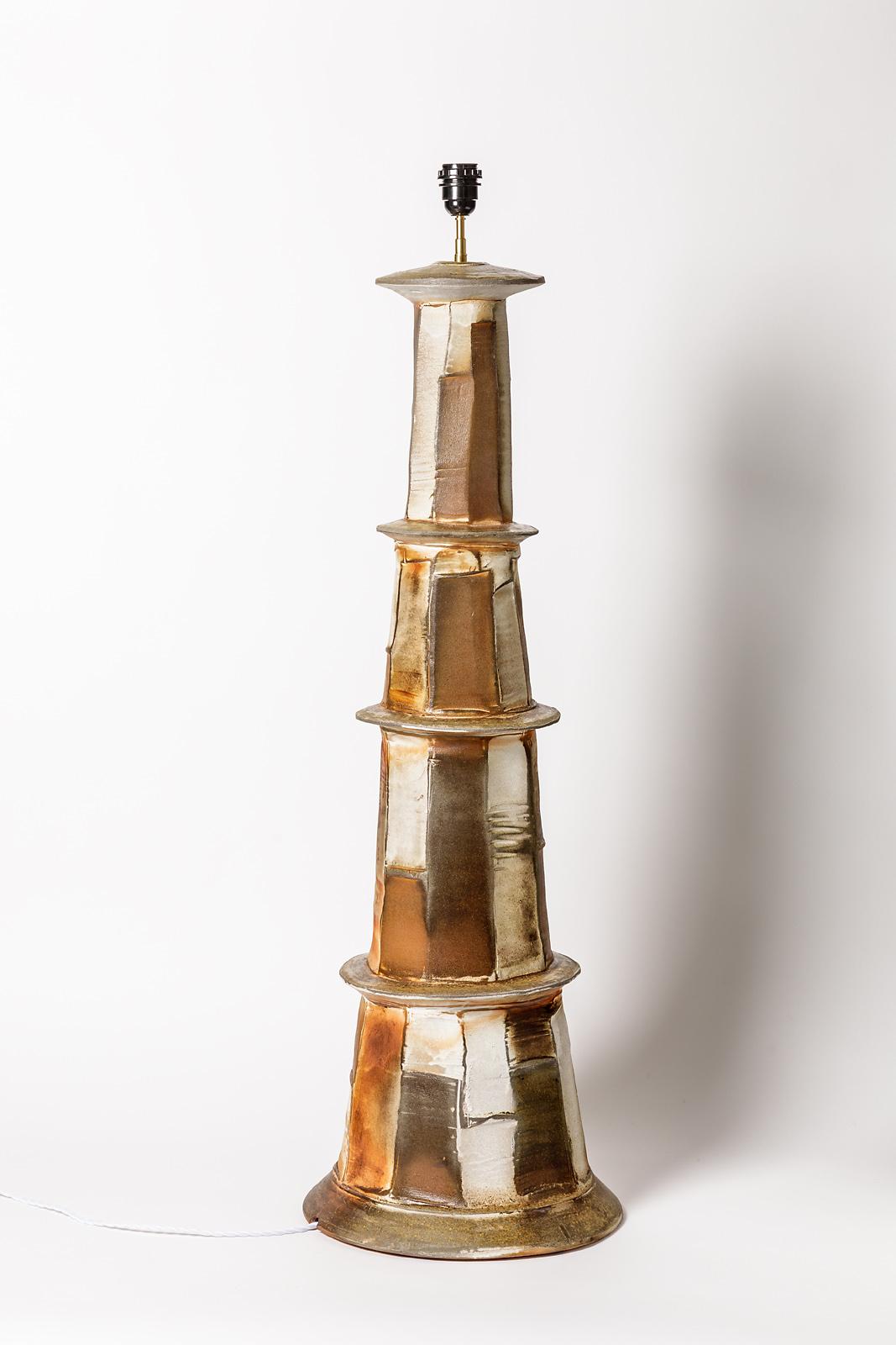 Grande paire de lampadaires ou lampes de table en grès brun et blanc par Roz Excellent état - En vente à Neuilly-en- sancerre, FR