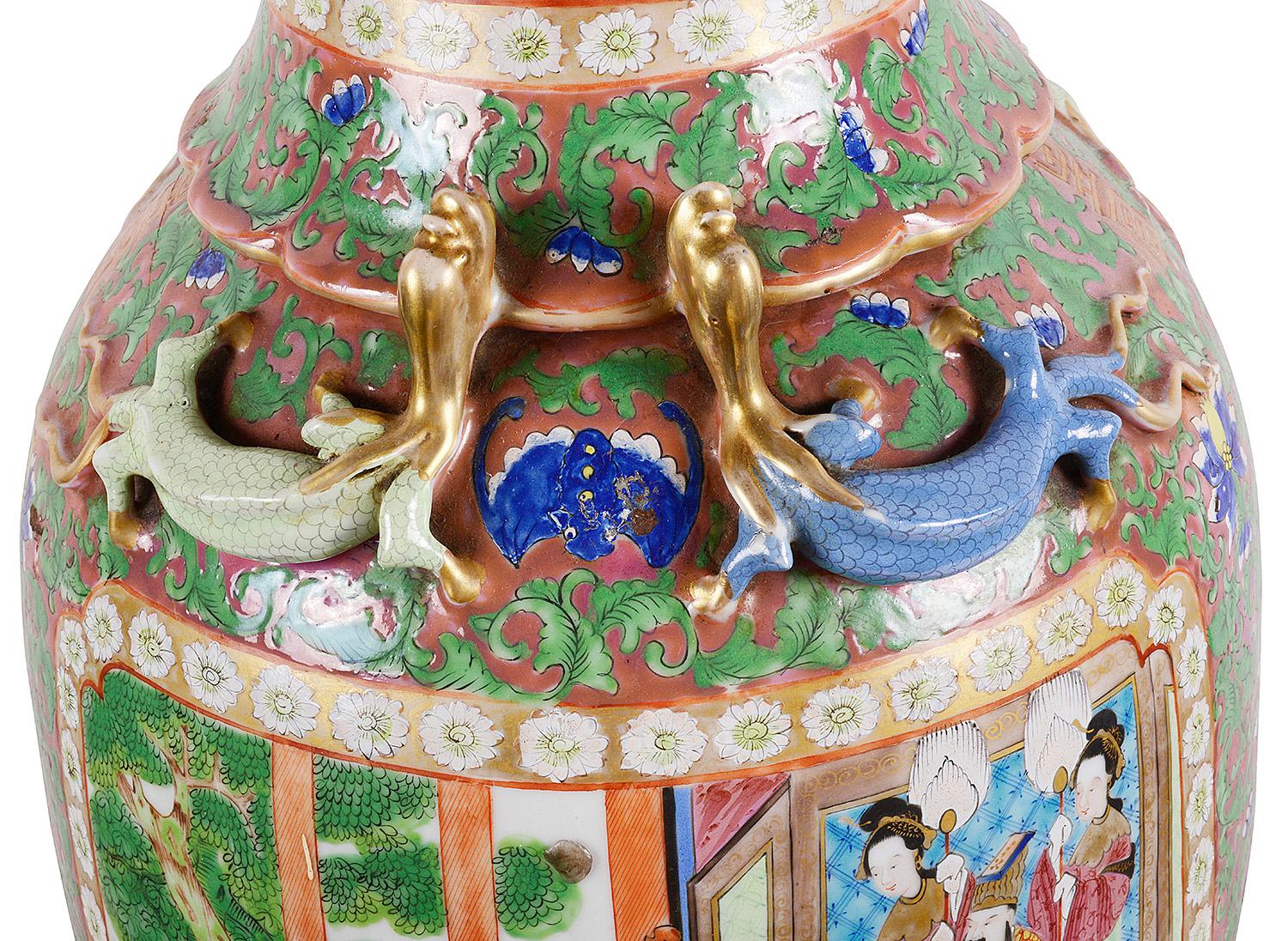 Exportation chinoise Grande paire de vases ou lampes à médaillon Canton/Rose, 19ème siècle en vente