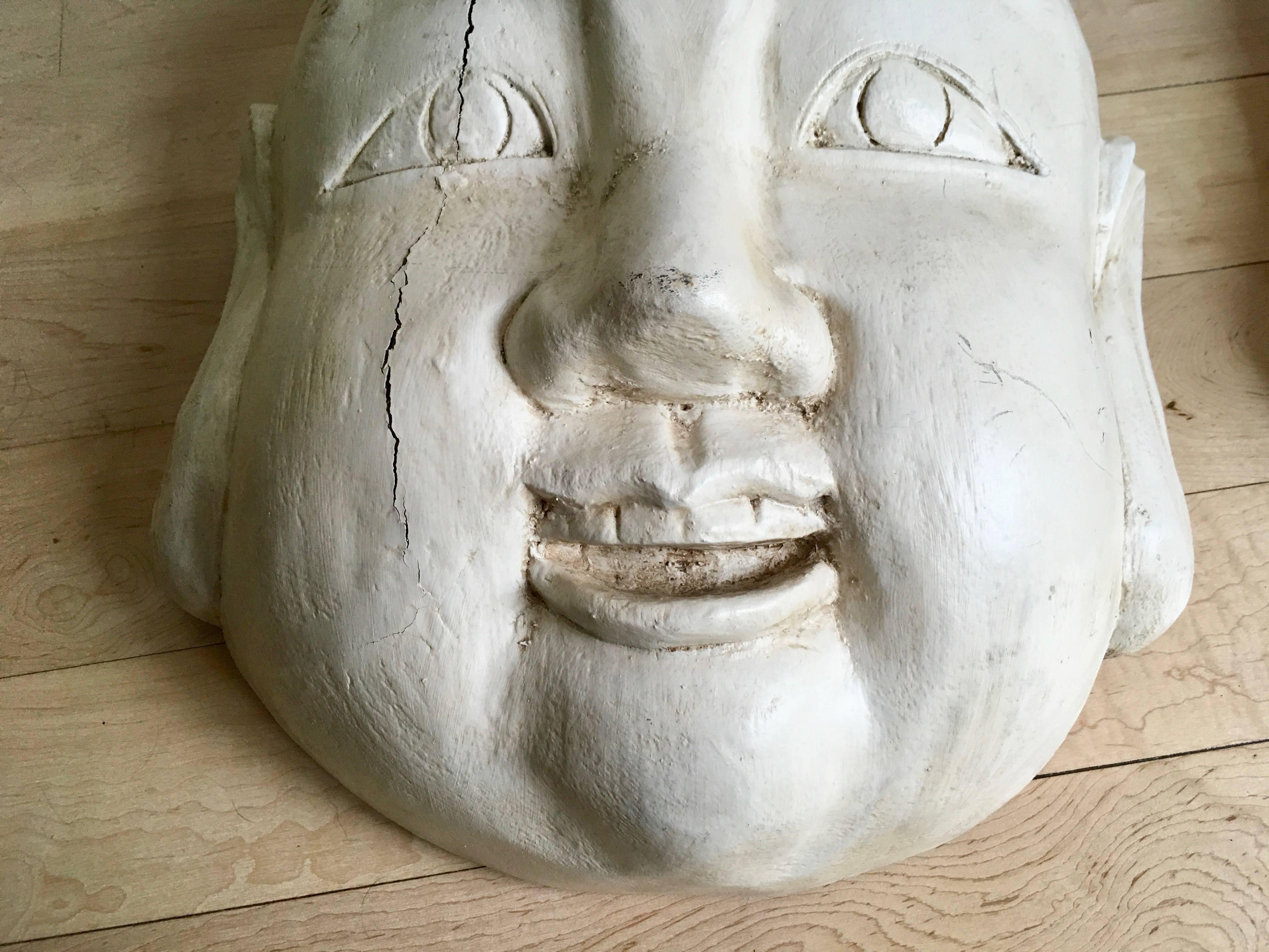 Est asiatique Grande paire de têtes de Bouddha en bois sculpté en vente