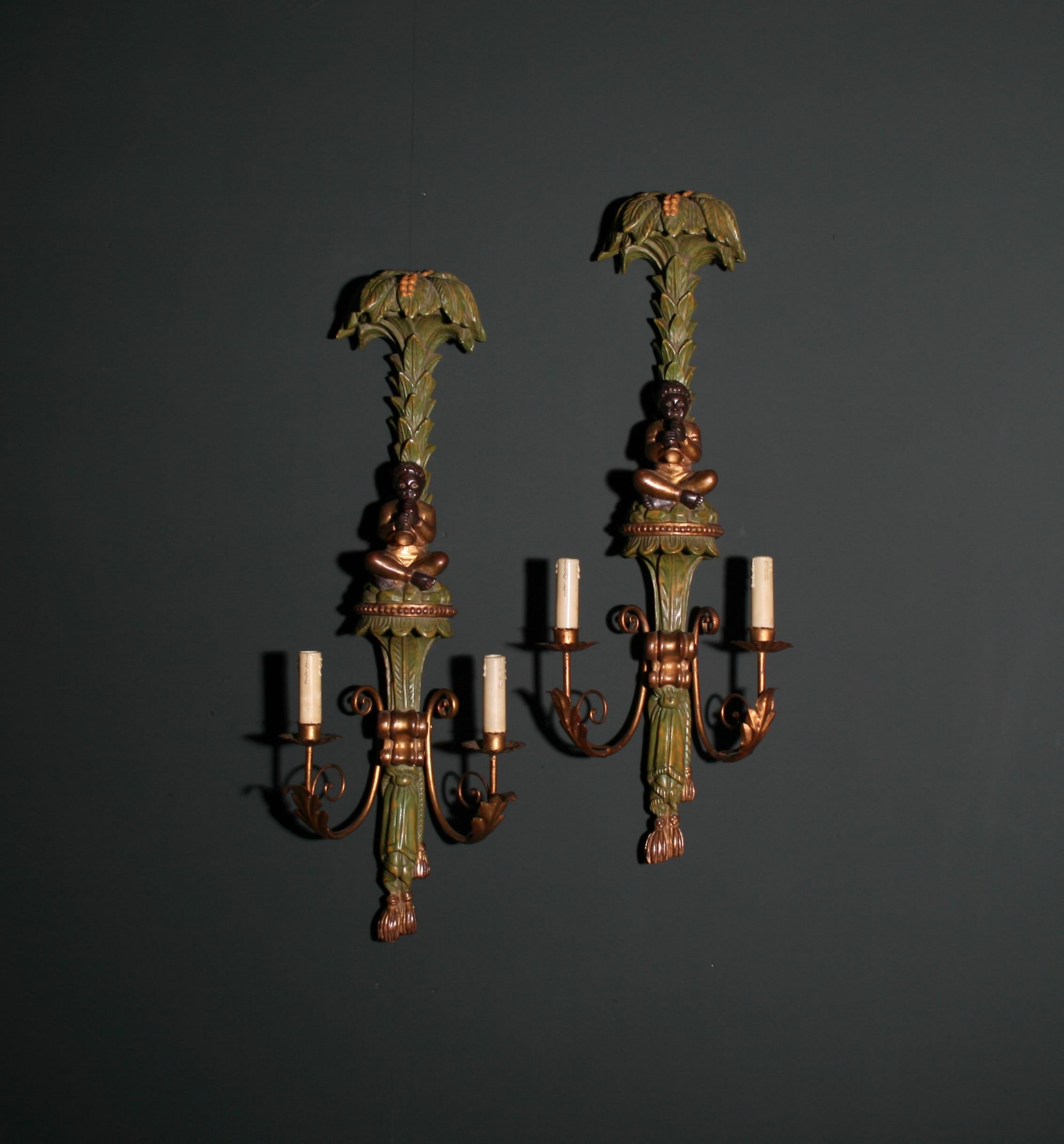 Large Pair Of Carved Wood Wall Sconces In Good Condition For Sale In Kingsbridge, GB