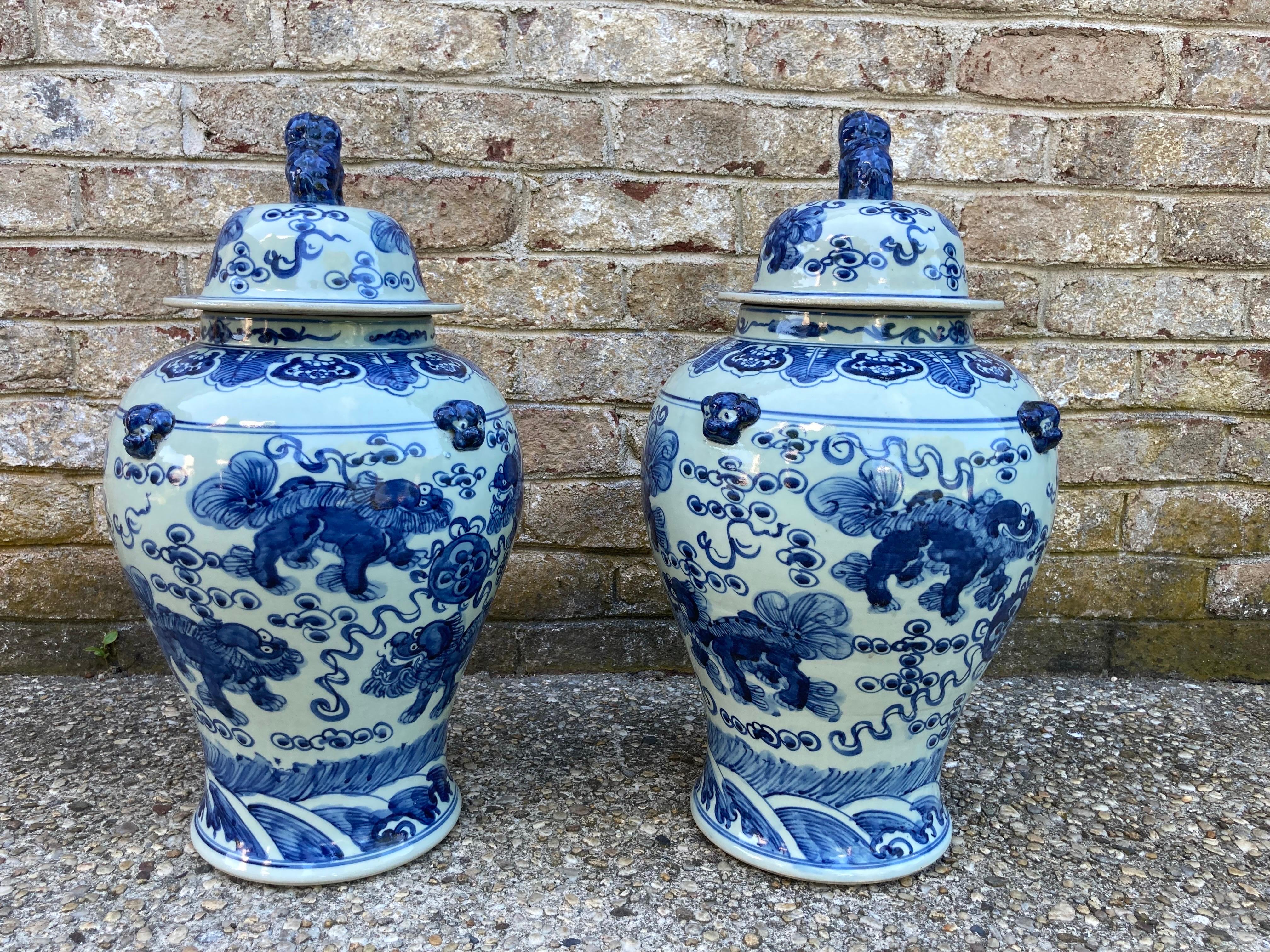 Large Pair of Chinese Blue and White Jars with Lids In Good Condition For Sale In East Hampton, NY