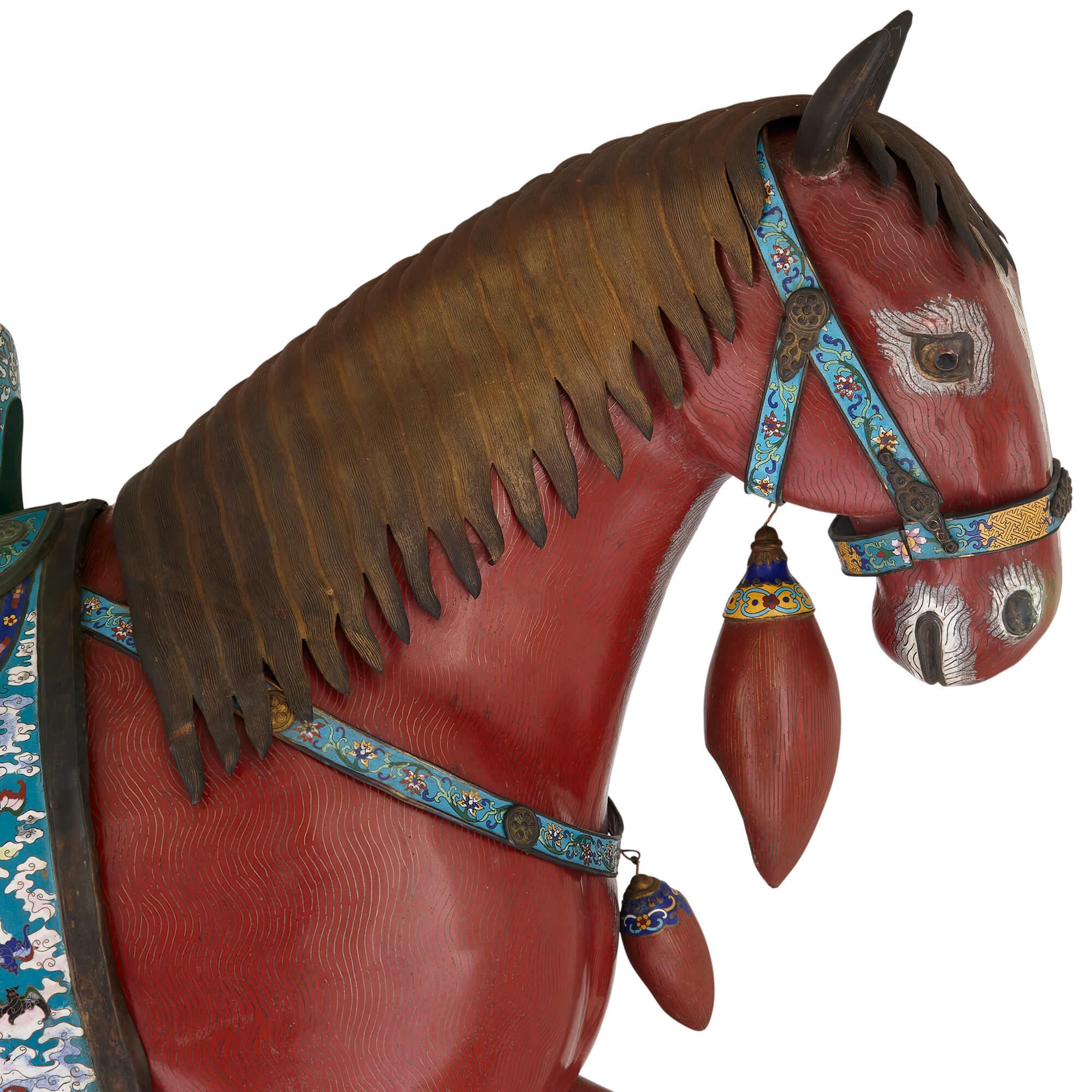 Großes Paar chinesischer Cloisonné-Emaille-Pferdeskulpturen im Angebot 1