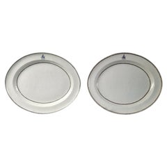 Grande paire de plateaux armoriés d'exportation chinoise, 18ème siècle
