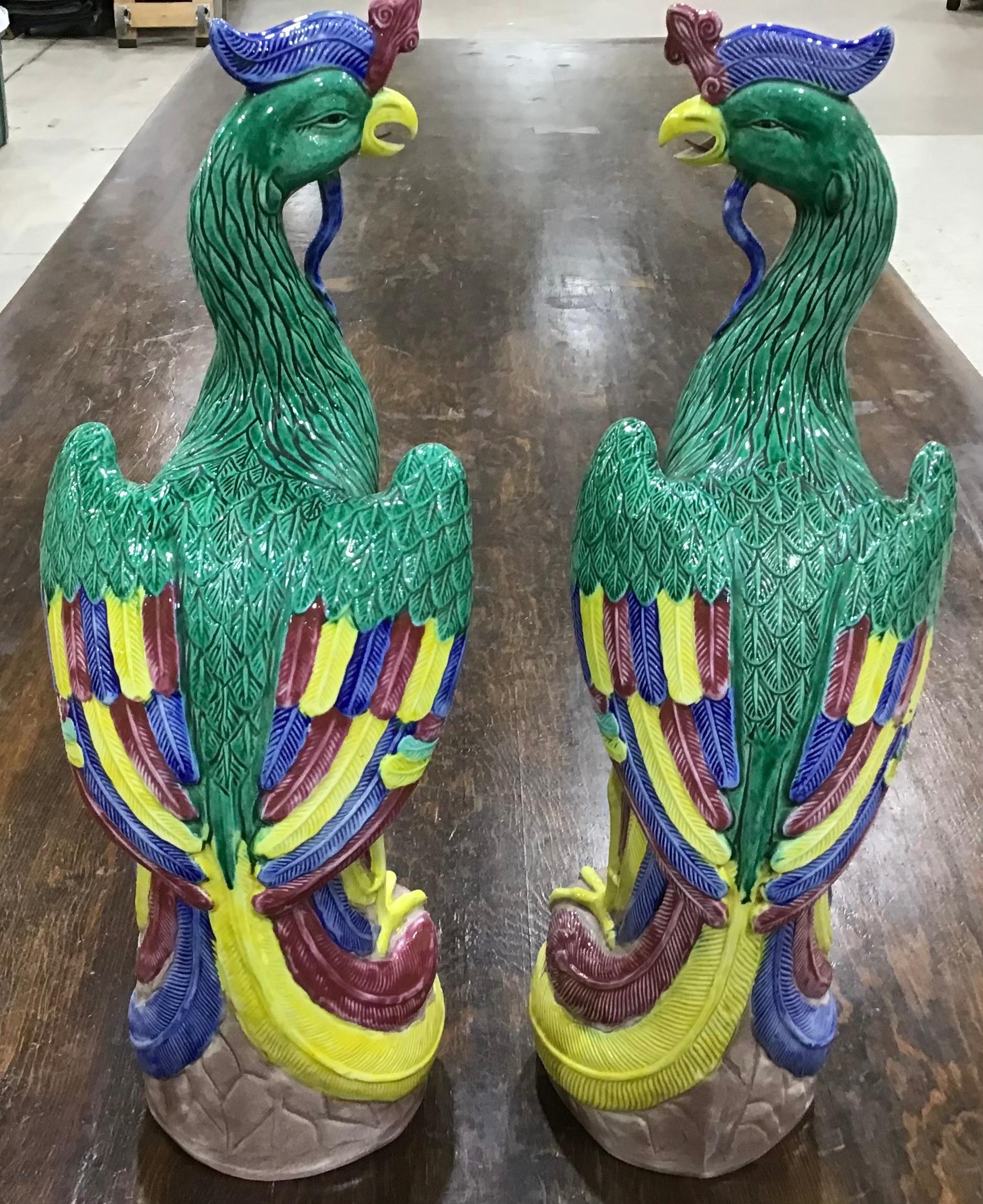 Large Pair of Chinese Export Porcelain Roosters 1