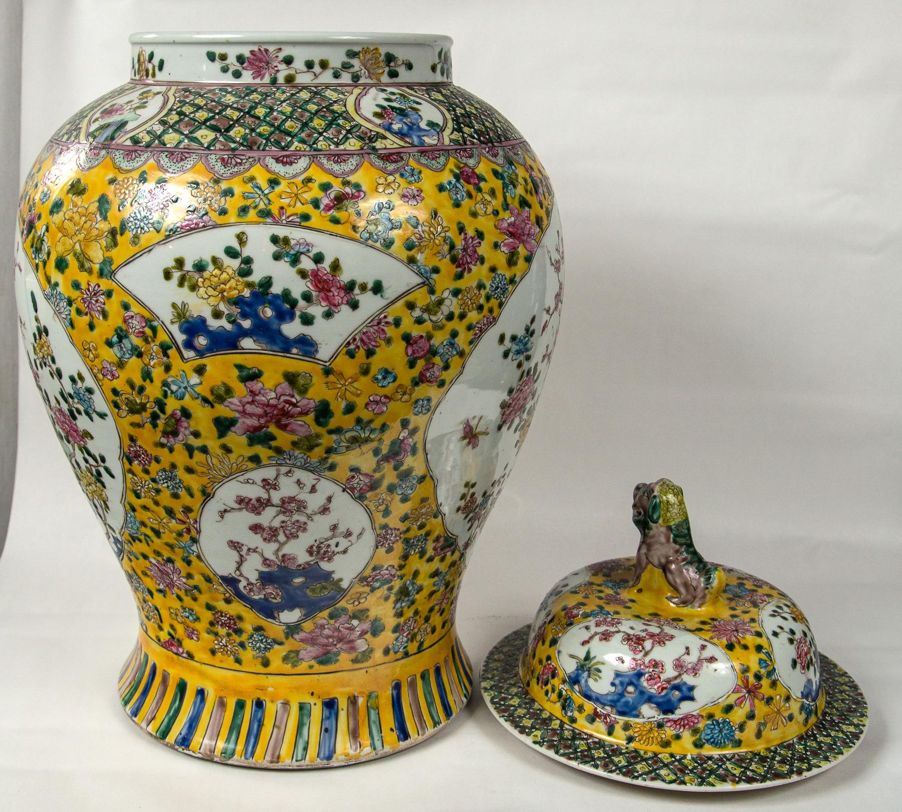 Large Pair of Chinese Porcelain Covered Jars For Sale 1
