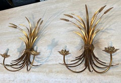 Gran Pareja de Apliques de Orejas de Trigo de Metal Dorado Coco Chanel. Obra francesa.