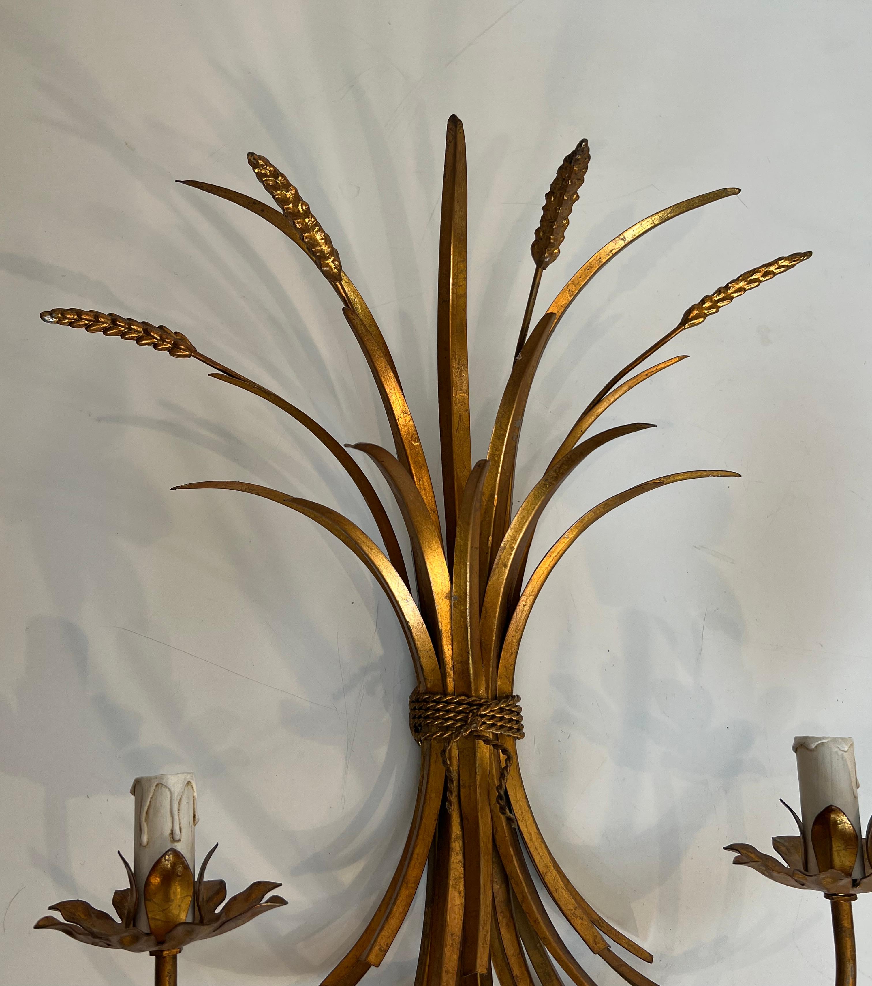 Gran Pareja de Apliques de Orejas de Trigo en Metal Dorado Canal Coco en venta 2