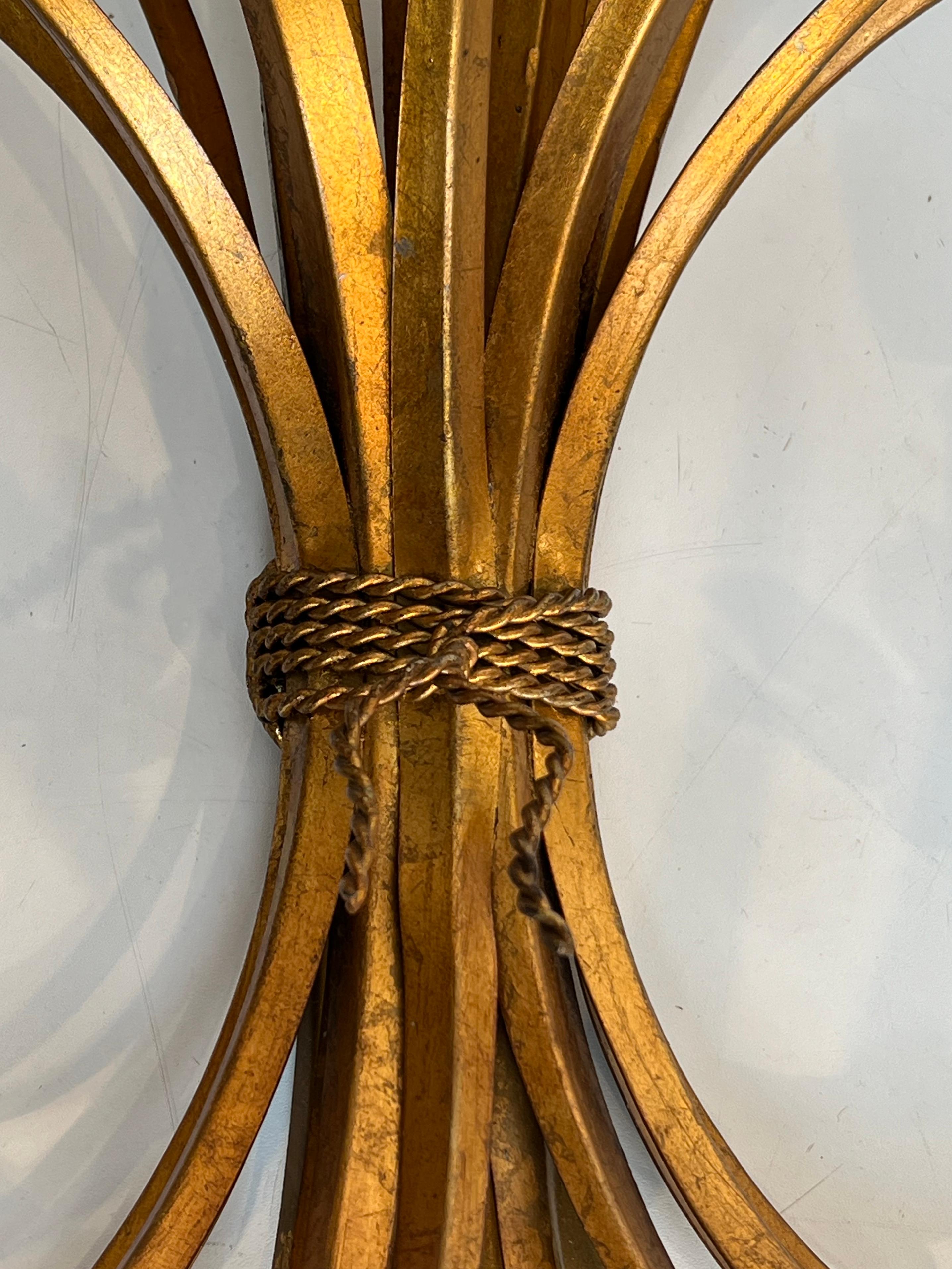 Gran Pareja de Apliques de Orejas de Trigo en Metal Dorado Canal Coco en venta 3