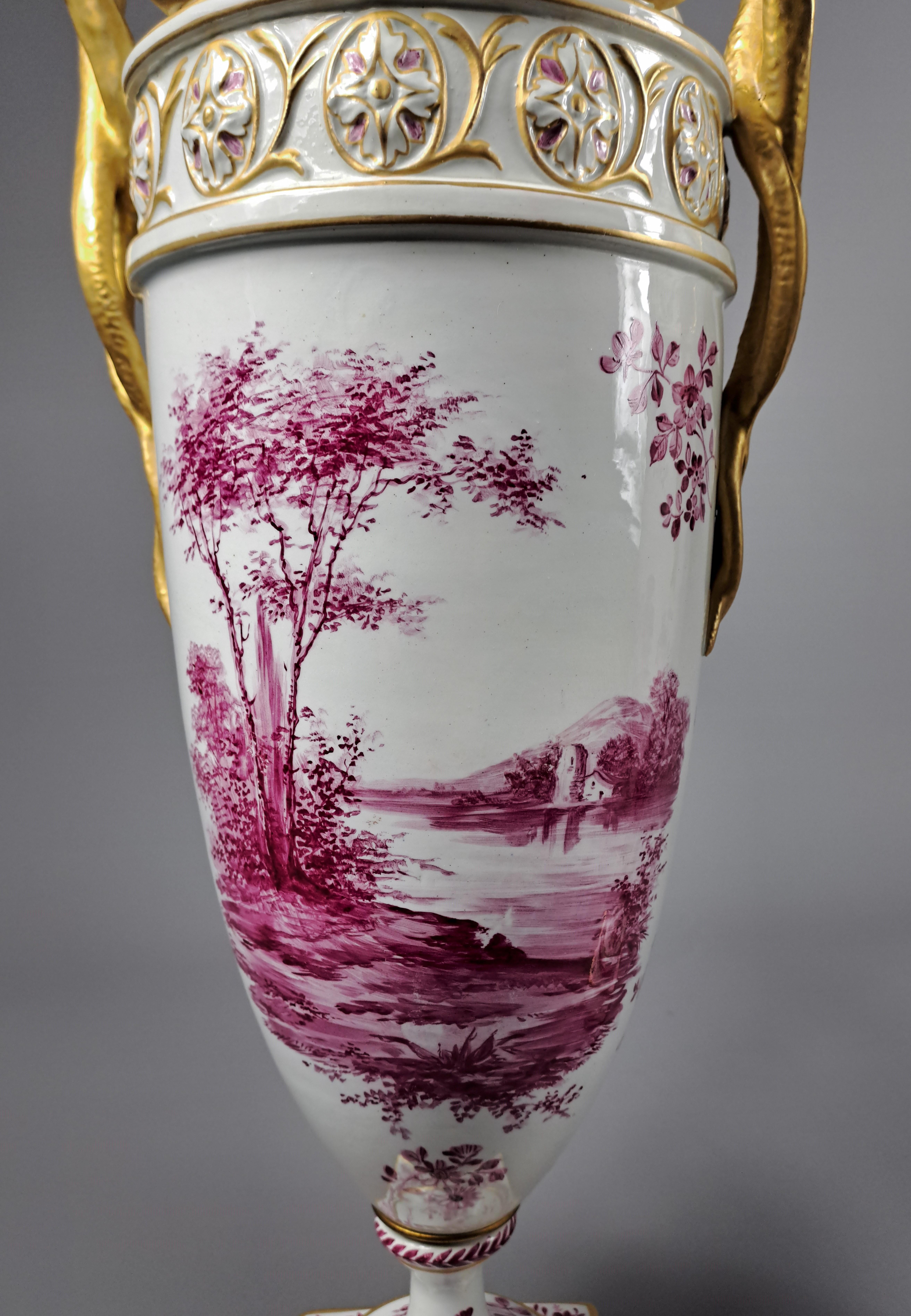 Grande paire de vases couverts en porcelaine de Damm d'Aschaffenburg en vente 3