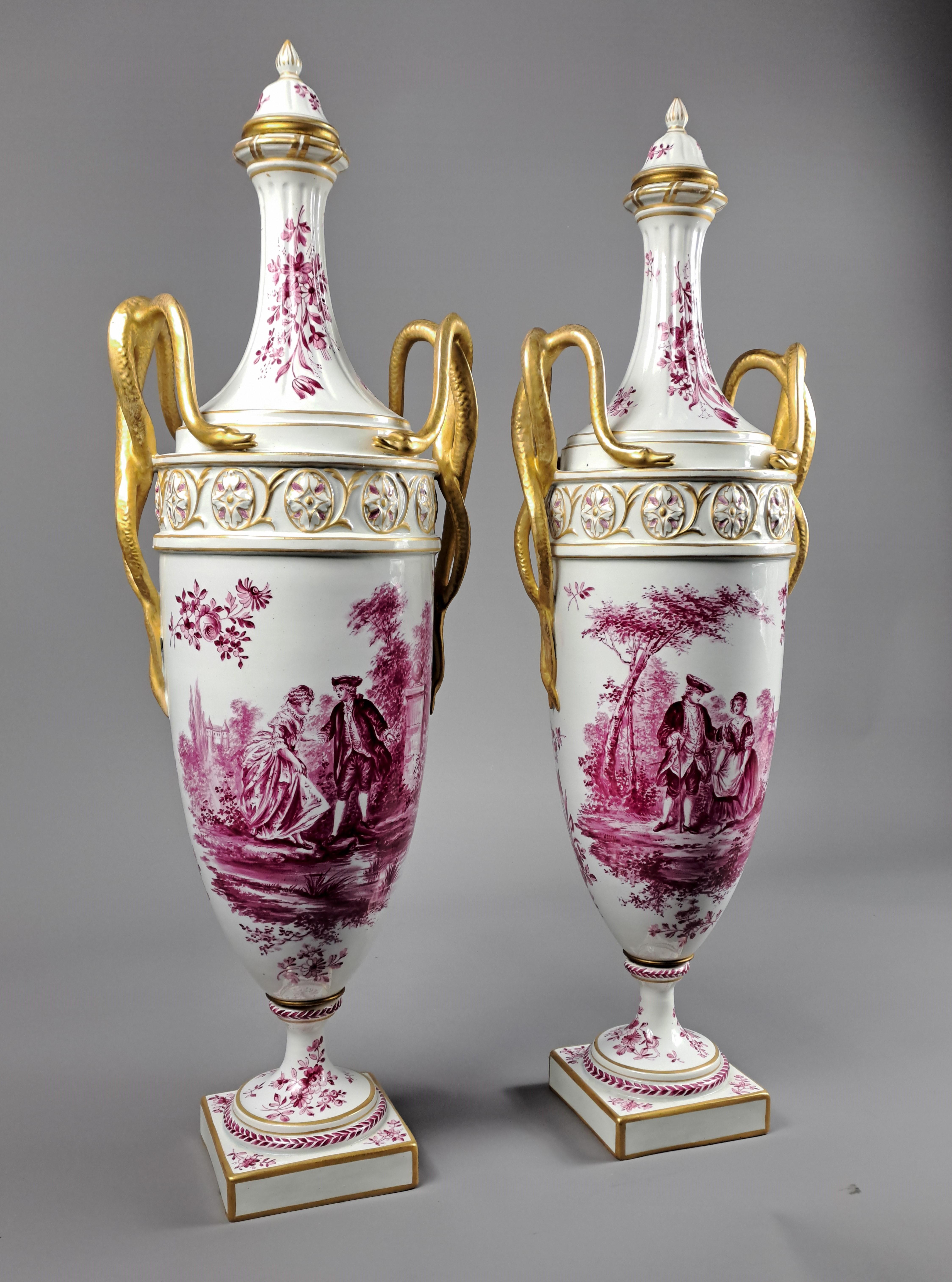 Empire Grande paire de vases couverts en porcelaine de Damm d'Aschaffenburg en vente
