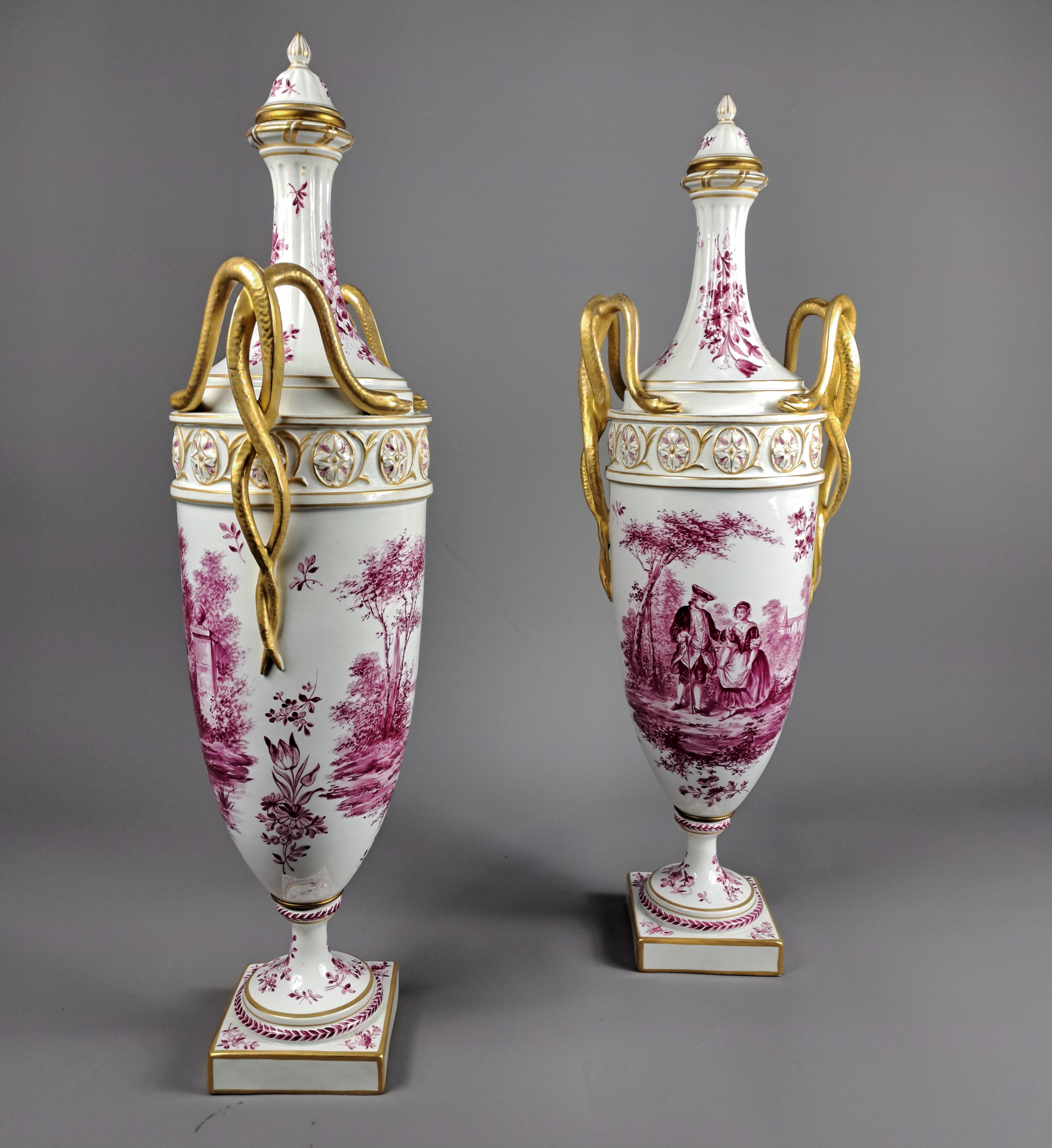 Grande paire de vases couverts en porcelaine de Damm d'Aschaffenburg Bon état - En vente à BARSAC, FR