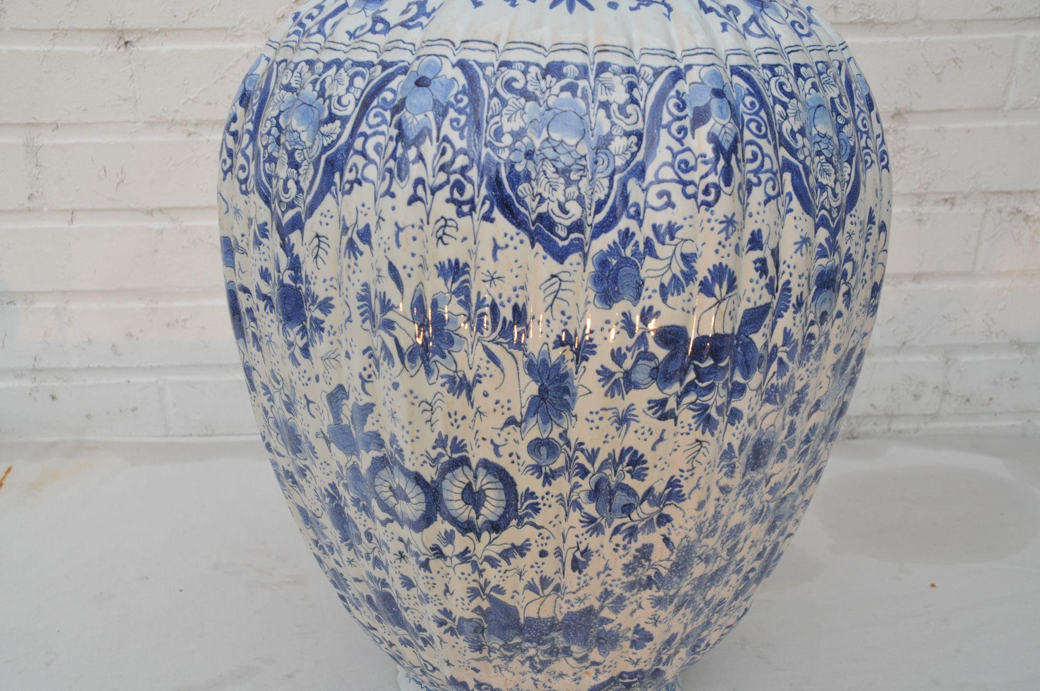 Large Pair of Dutch Delft Jars In Good Condition For Sale In Brussels, BE