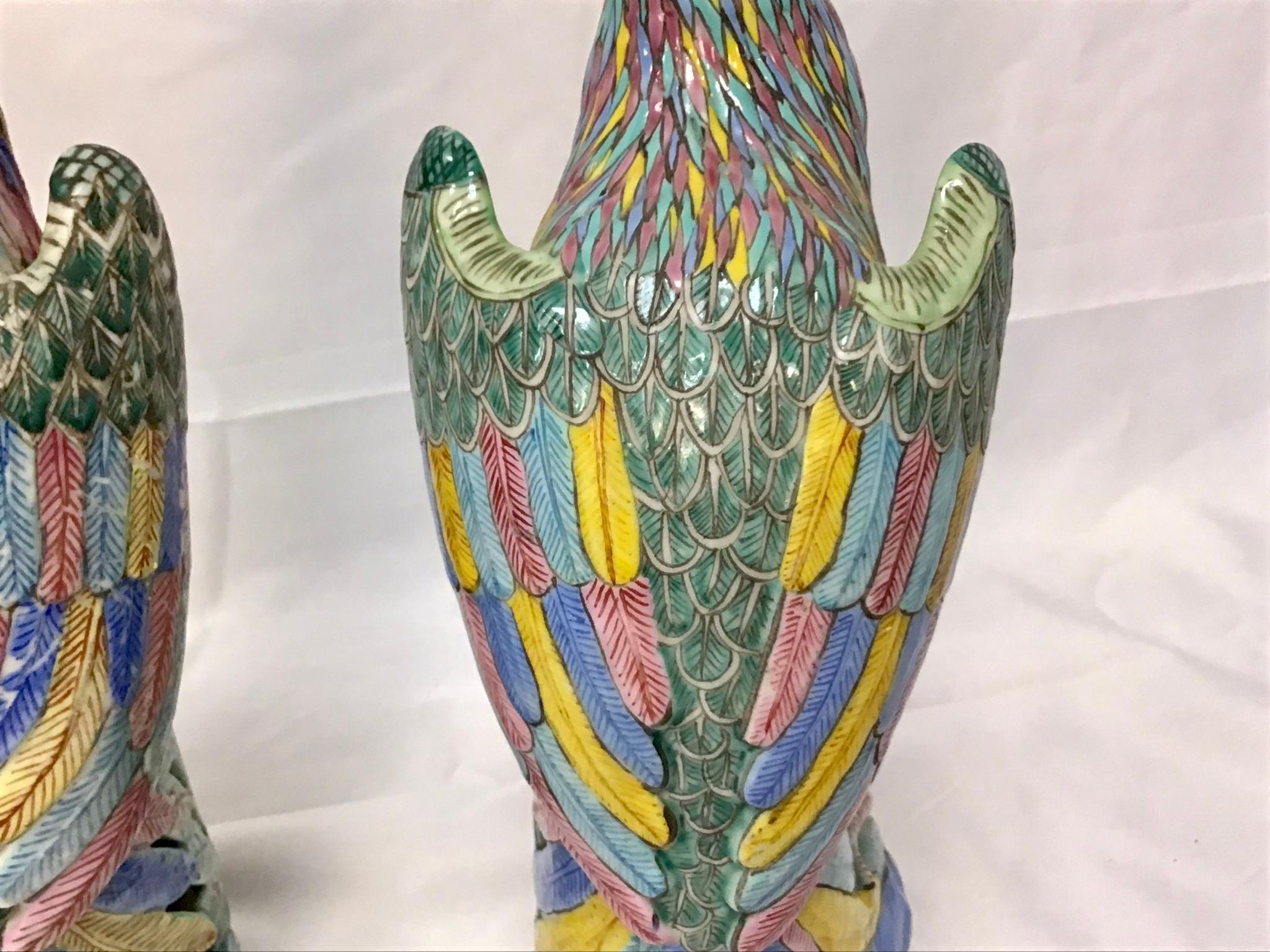 Large Pair of Early 20th Century Chinese Export Polychrome Porcelain Roosters For Sale 2