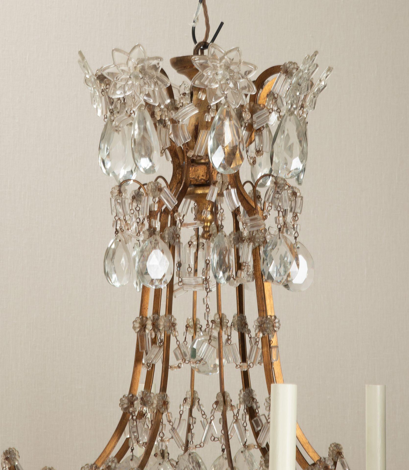 Large Pair of Early 20th Century Italian Cut Glass Chandeliers For Sale 1