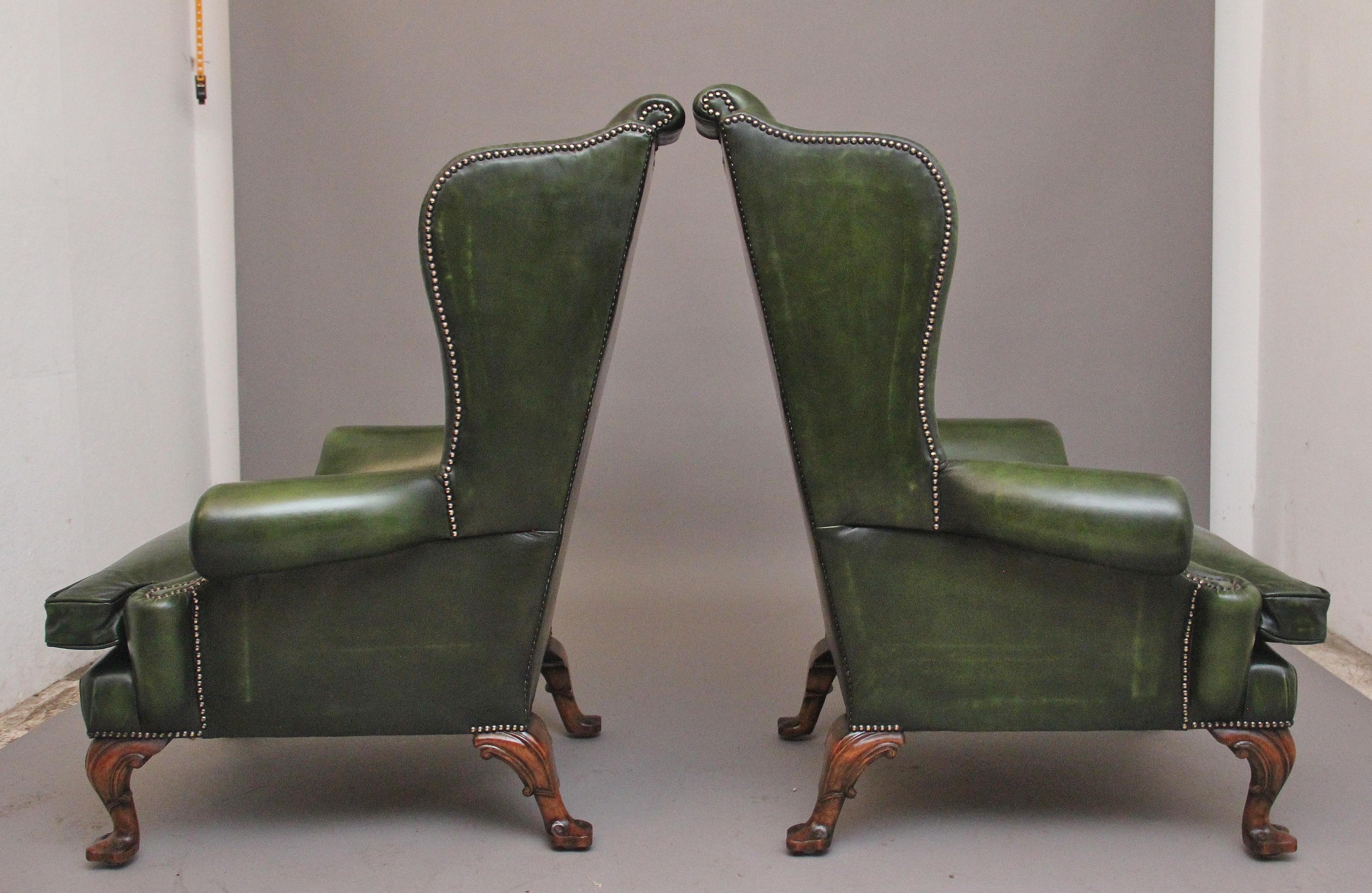 Early 20th Century Large pair of early 20th Century walnut wingback armchairs For Sale