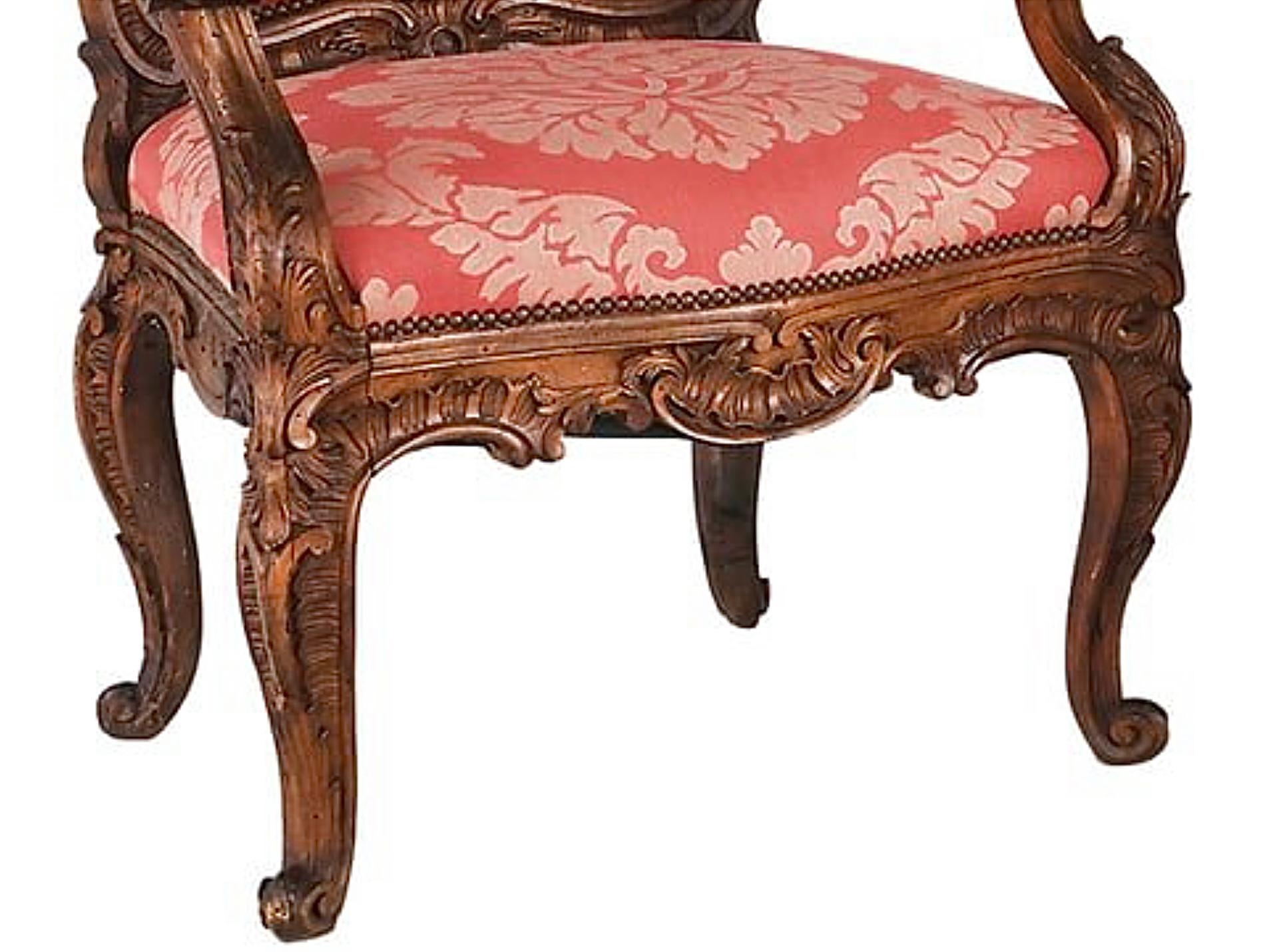 Large Pair of Exuberantly Carved Italian Baroque Armchairs For Sale 1