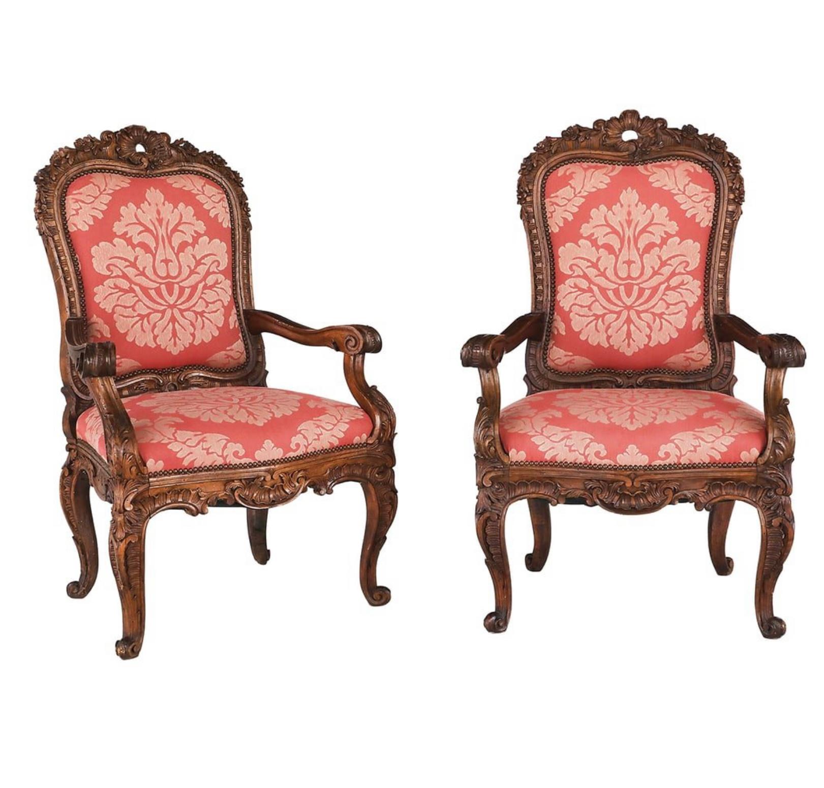 Large Pair of Exuberantly Carved Italian Baroque Armchairs For Sale 3